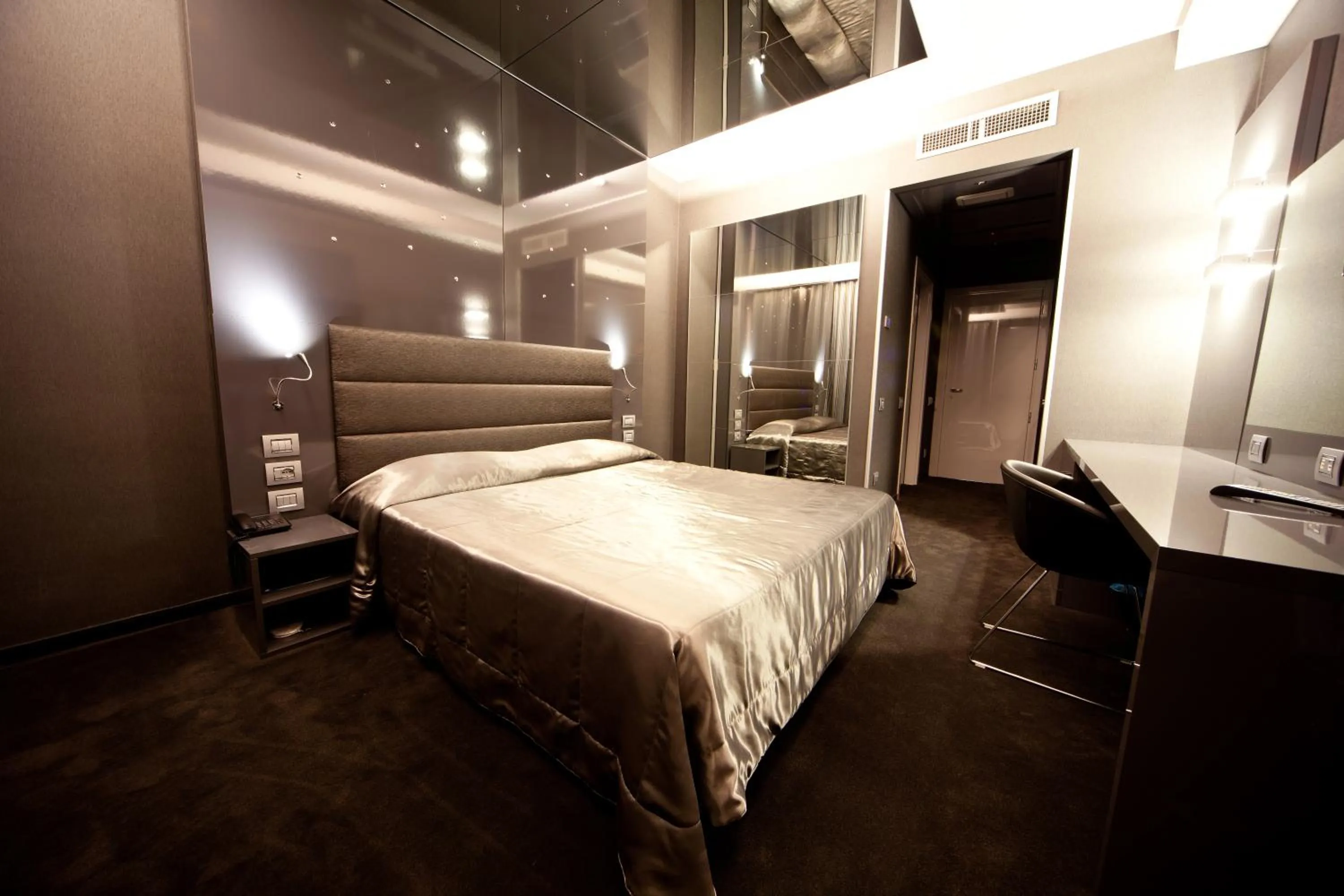 Bedroom, Bed in Albergo Dei Laghi