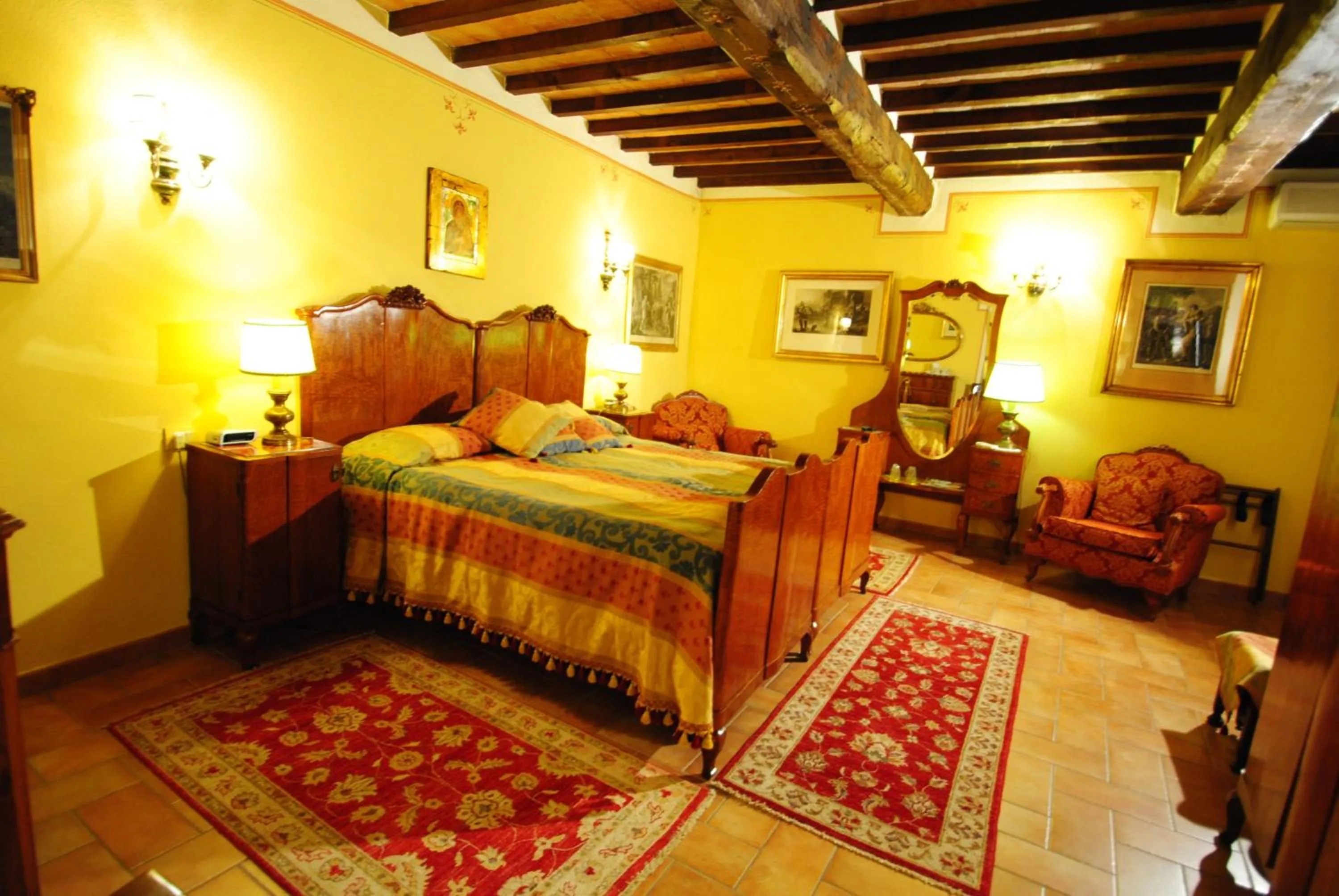 Photo of the whole room, Bed in Torre Sangiovanni Albergo e Ristorante da Rosary