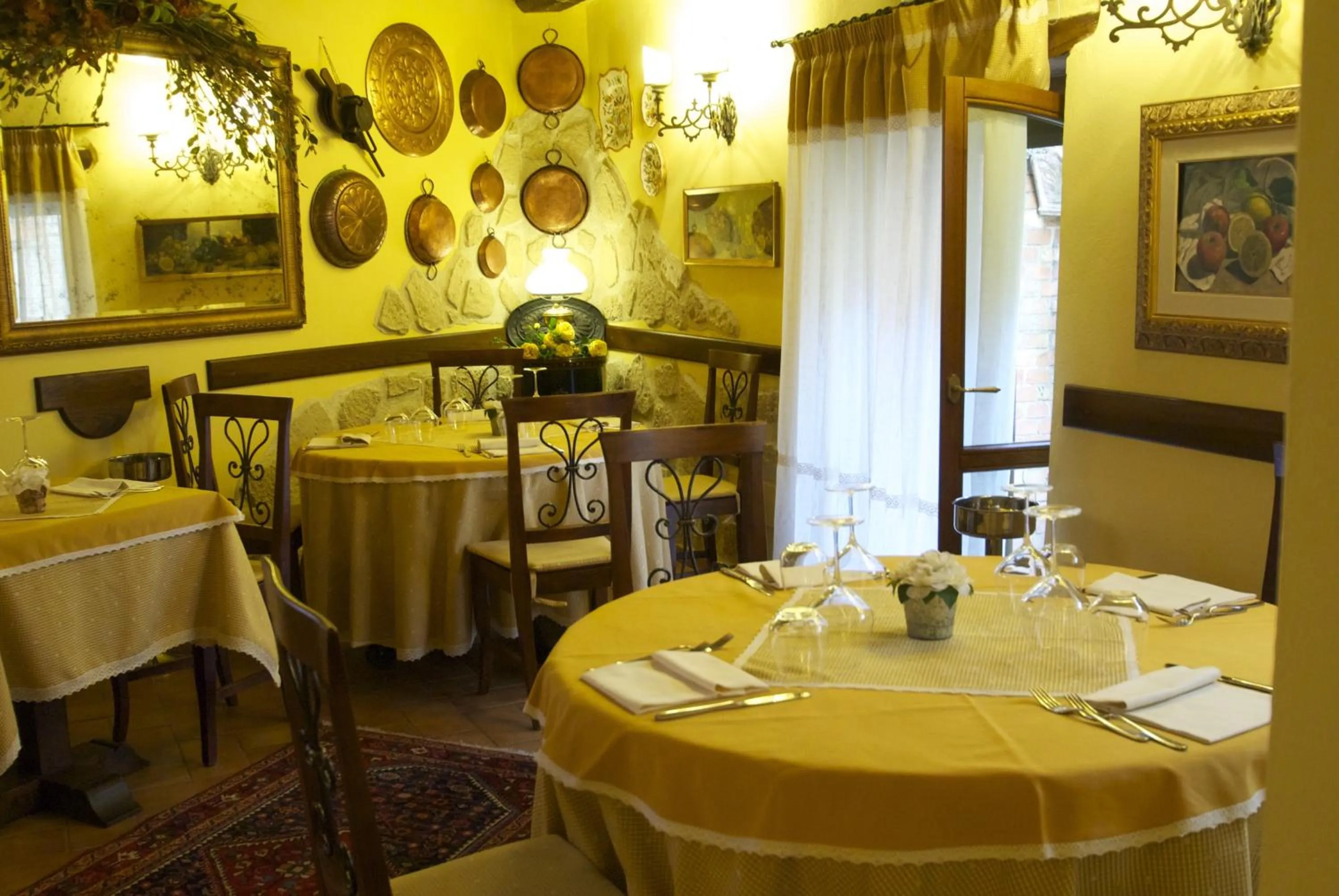 Restaurant/places to eat in Torre Sangiovanni Albergo e Ristorante da Rosary