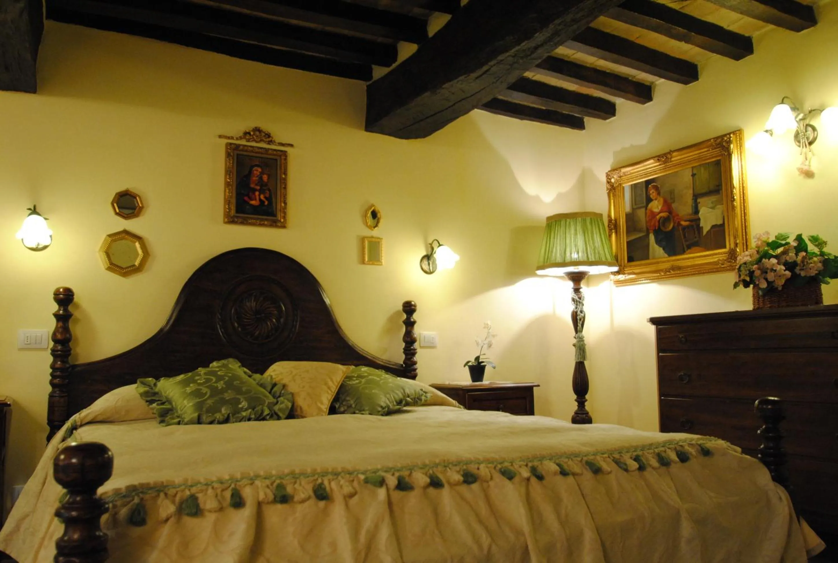 Bedroom, Bed in Torre Sangiovanni Albergo e Ristorante da Rosary