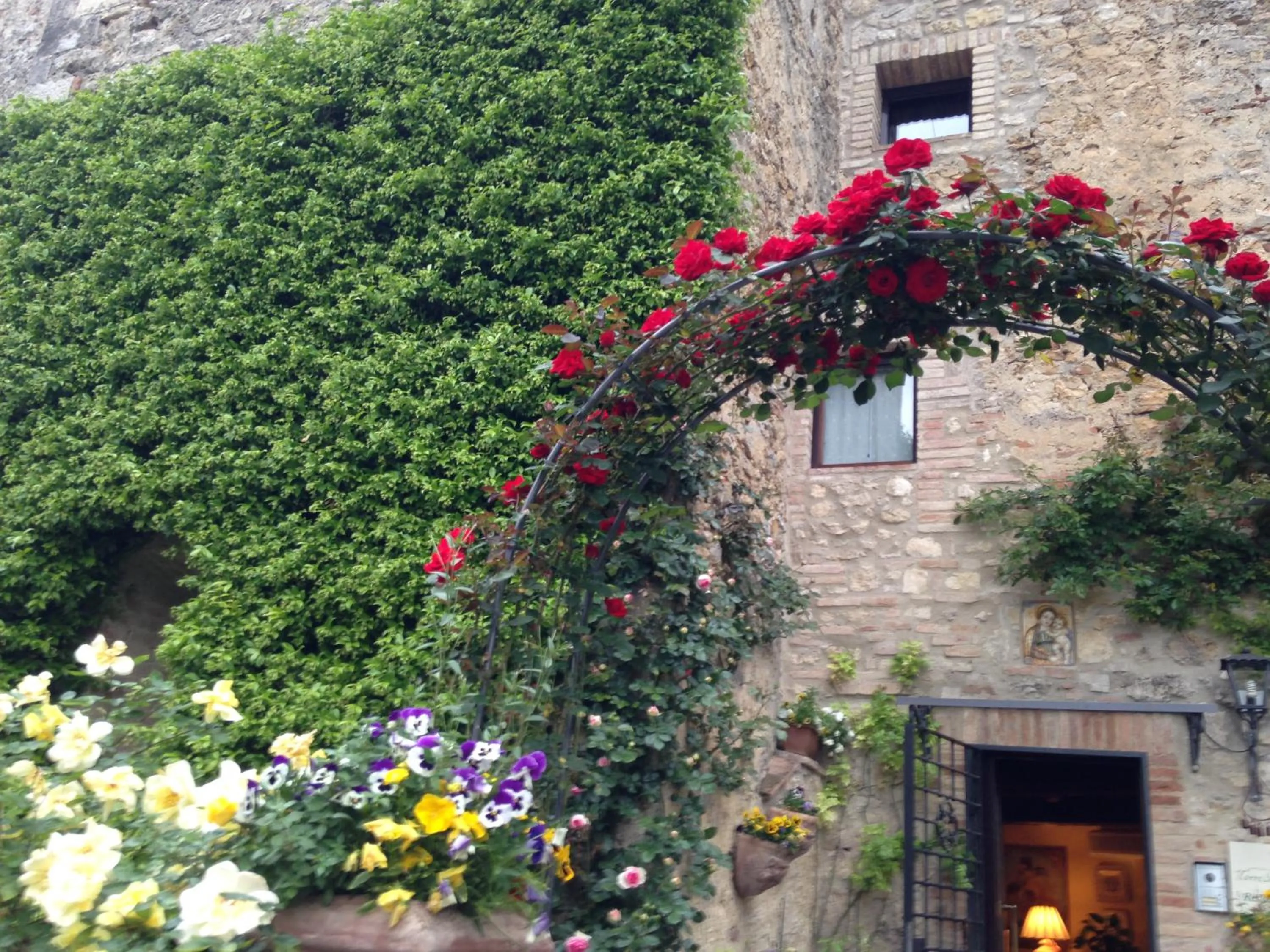 Facade/entrance in Torre Sangiovanni Albergo e Ristorante da Rosary