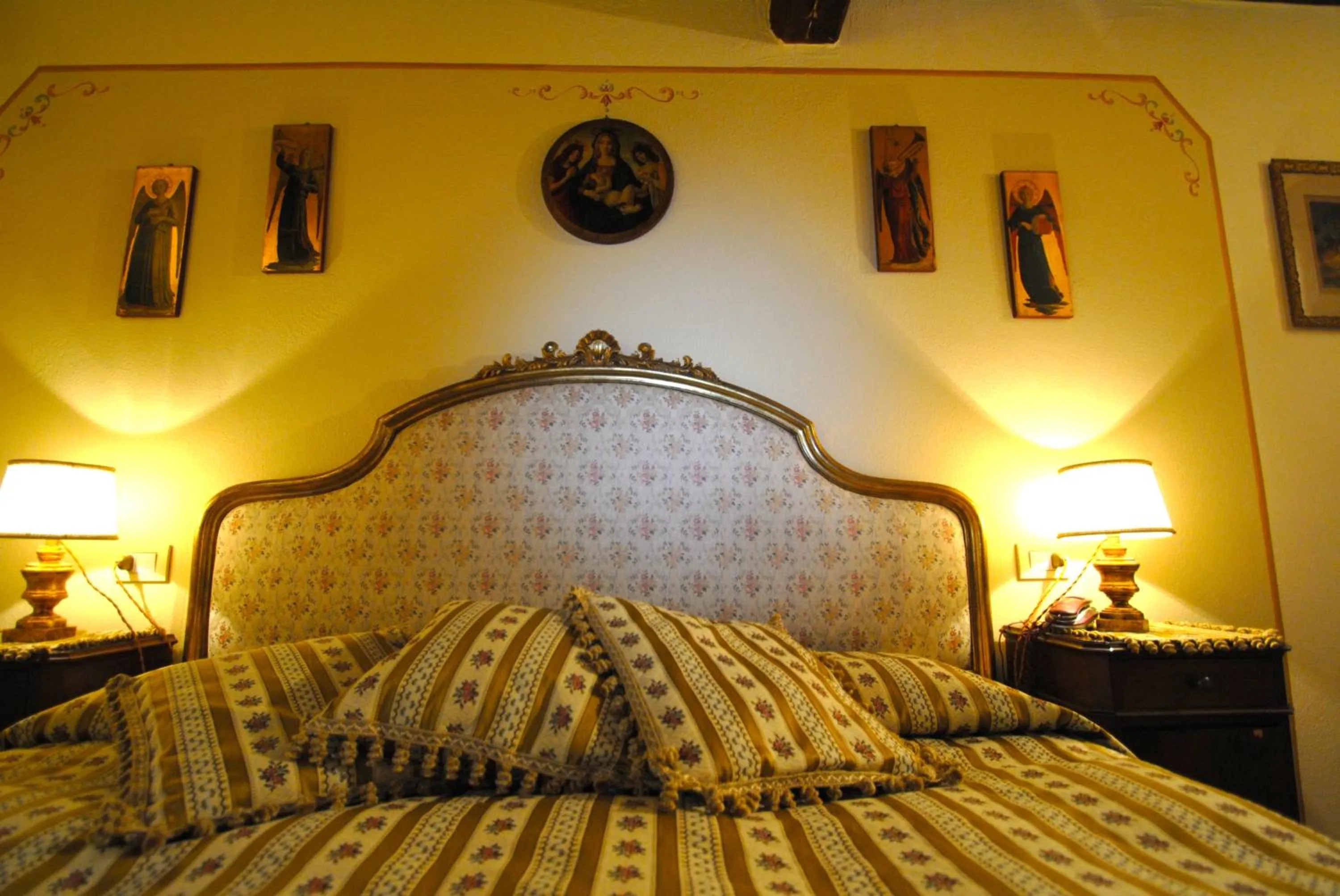 Bedroom, Bed in Torre Sangiovanni Albergo e Ristorante da Rosary