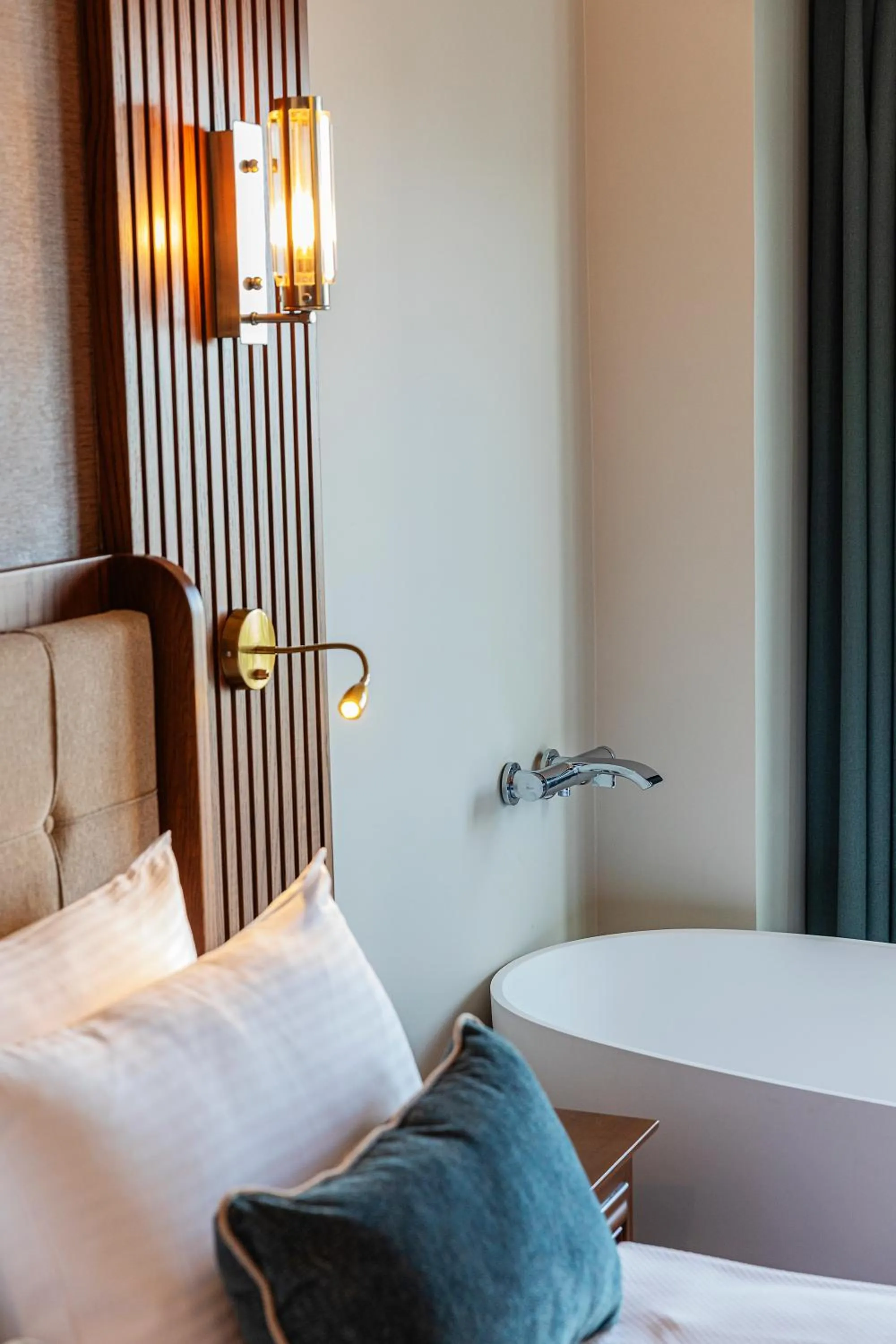 Bath, Bed in Triton Hotel