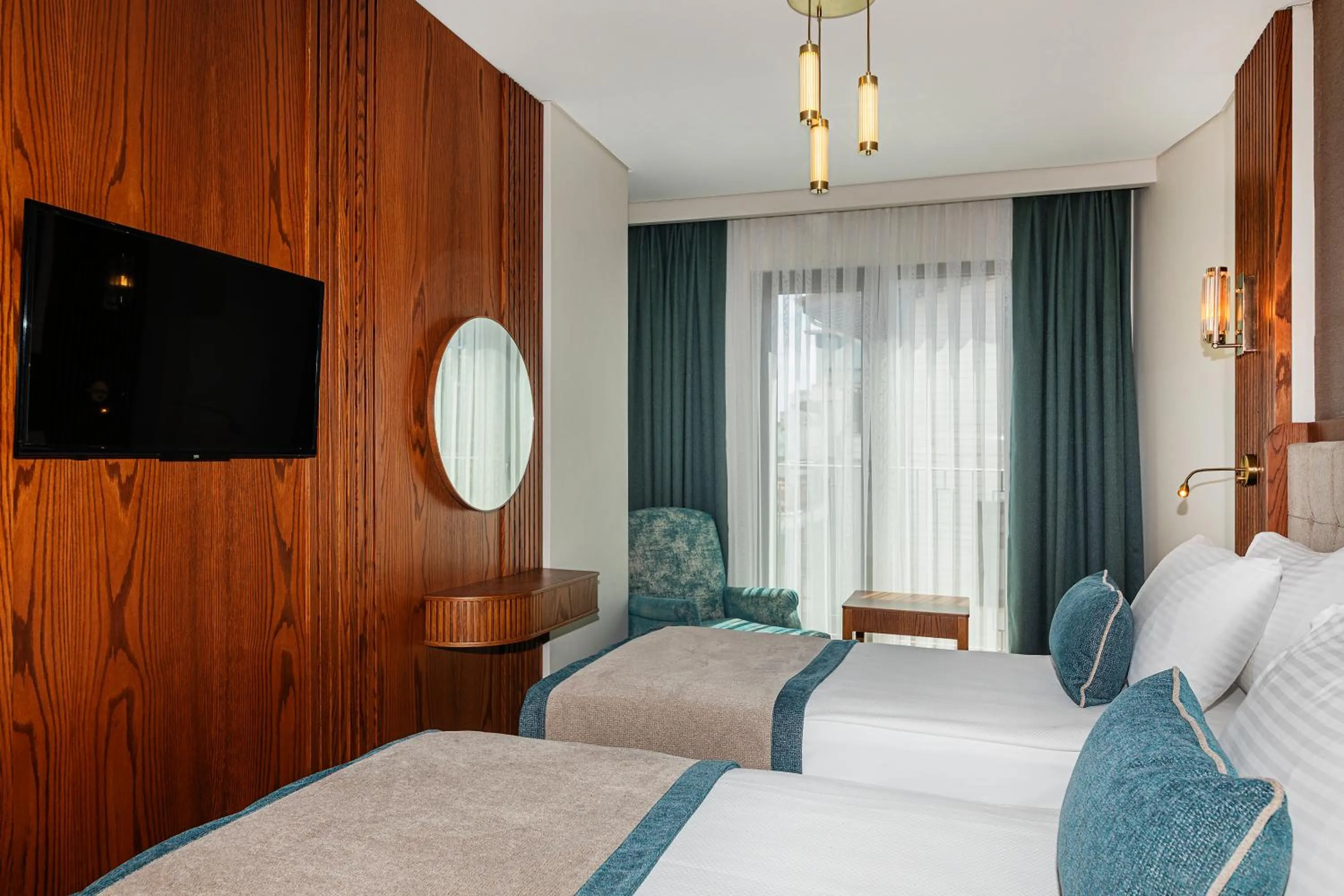 Bedroom, Bed in Triton Hotel