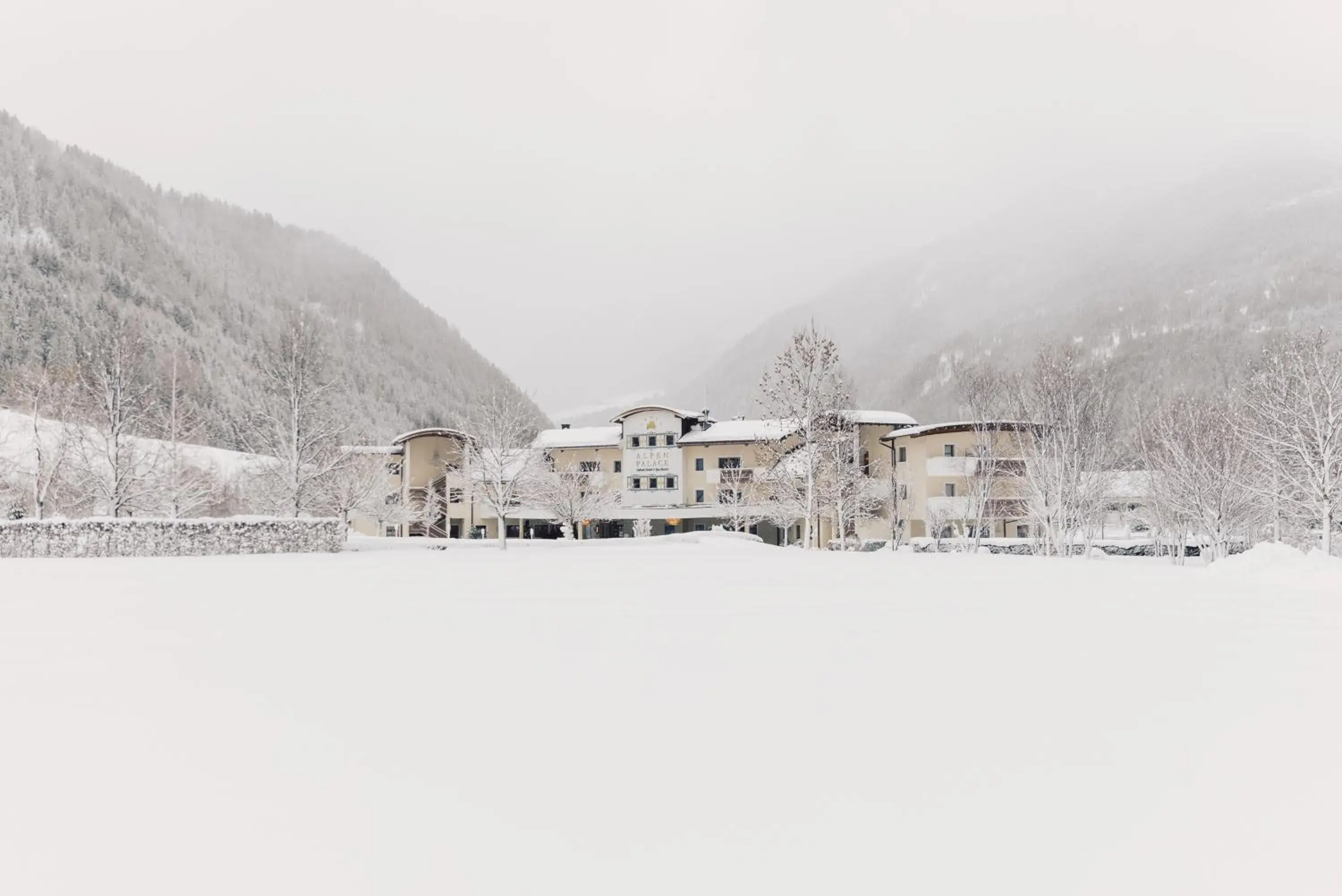 Property building in Alpenpalace Luxury Hideaway & Spa Retreat Property building in Alpenpalace Luxury Hideaway & Spa Retreat