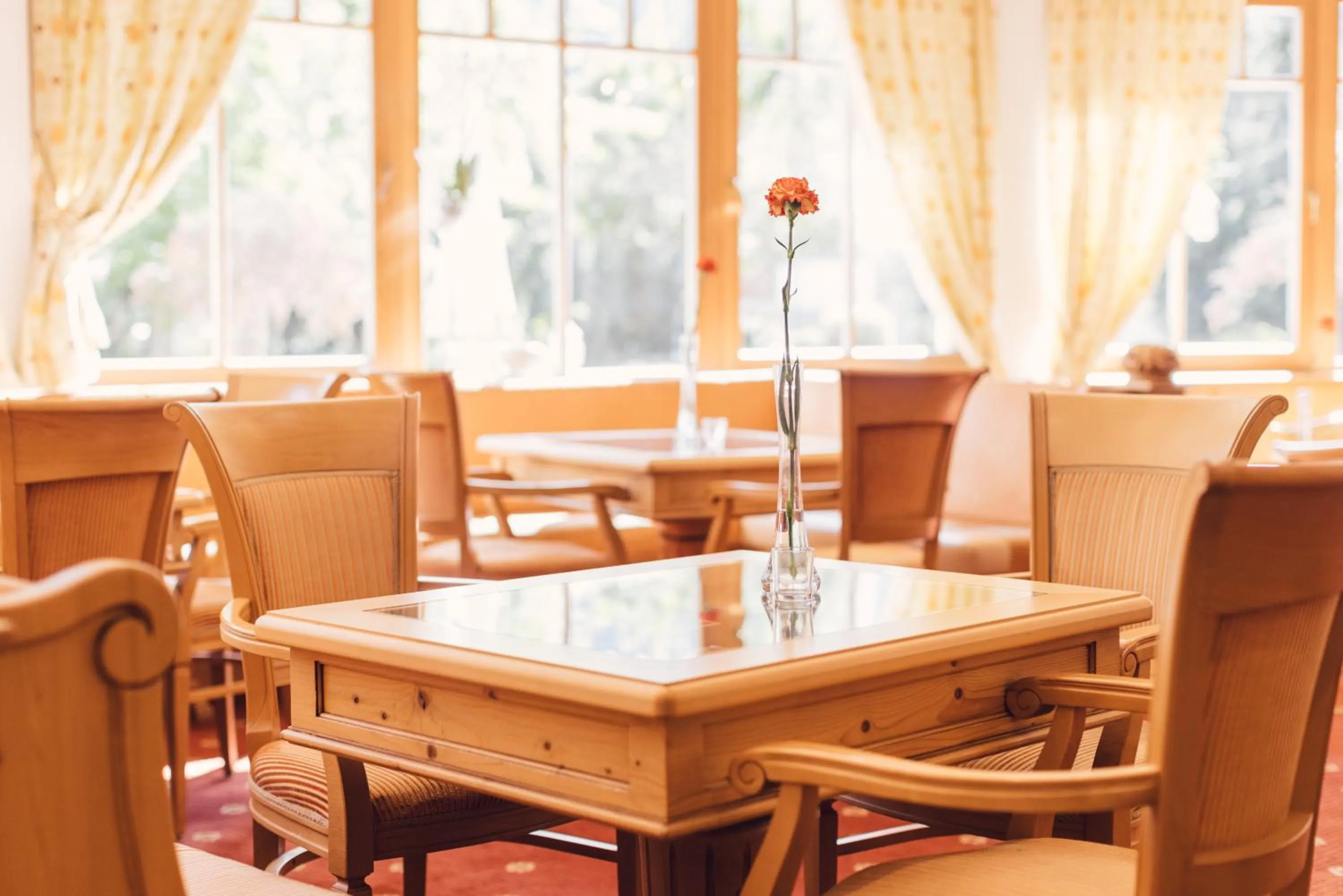 Restaurant/places to eat in Alpenpalace Luxury Hideaway & Spa Retreat