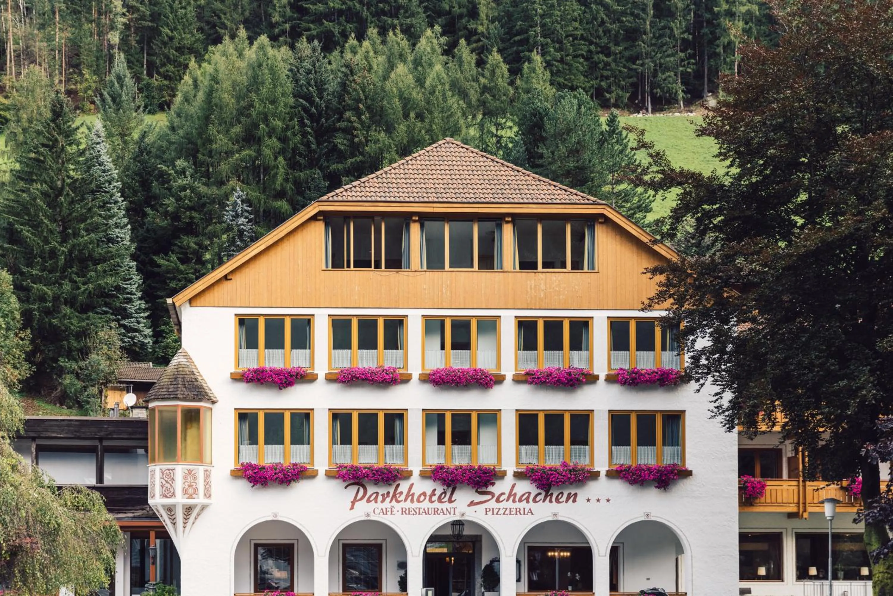 Property building in Parkhotel Schachen