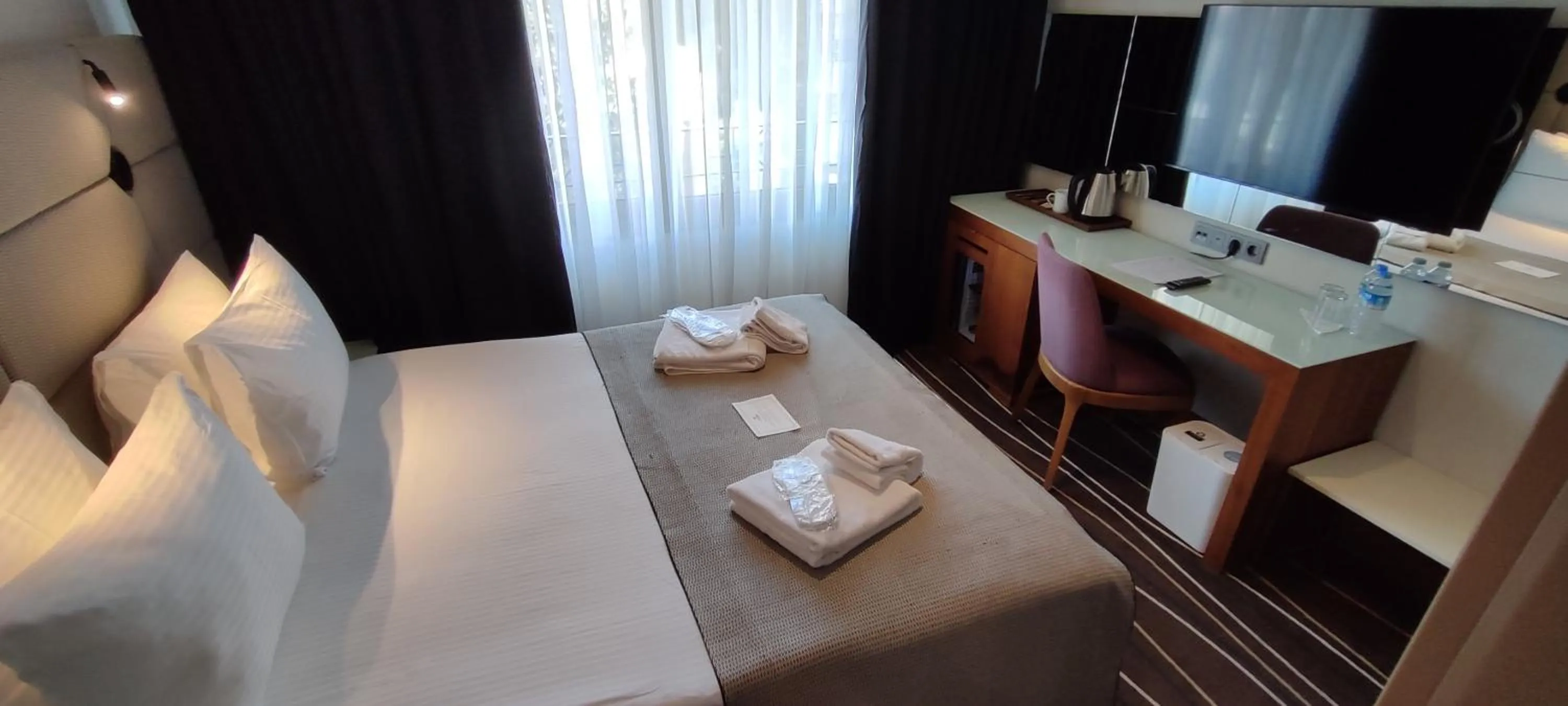 Shower, Bed in Cihangir Hotel Bosphorus