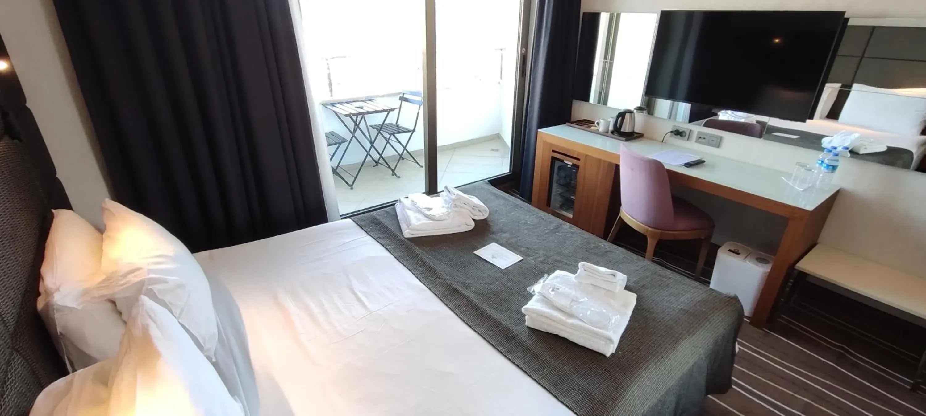 Deluxe Bosphorus Balcony Room in Cihangir Hotel Bosphorus Deluxe Bosphorus Balcony Room in Cihangir Hotel Bosphorus