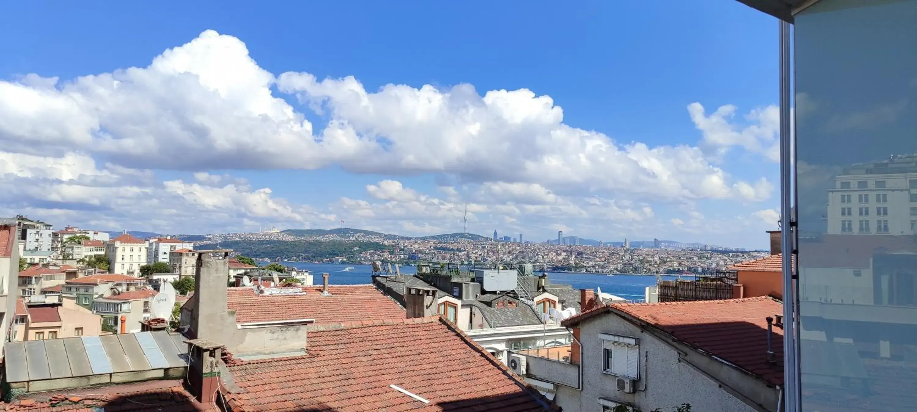 Premium Balcony Room in Cihangir Hotel Bosphorus Premium Balcony Room in Cihangir Hotel Bosphorus