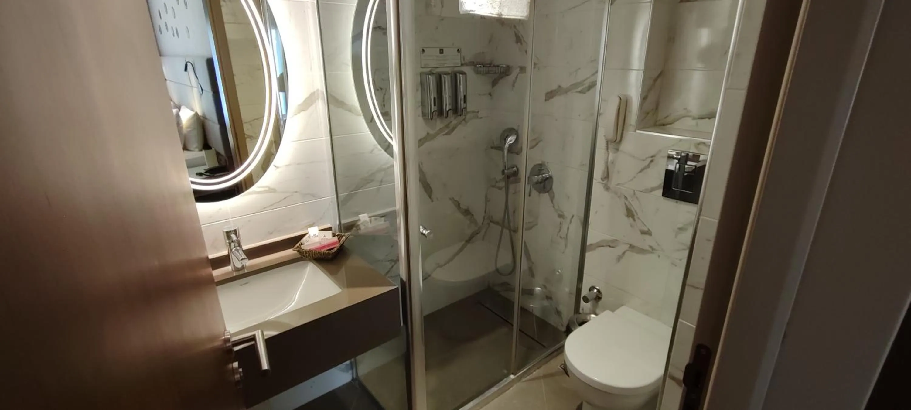 Shower in Cihangir Hotel Bosphorus