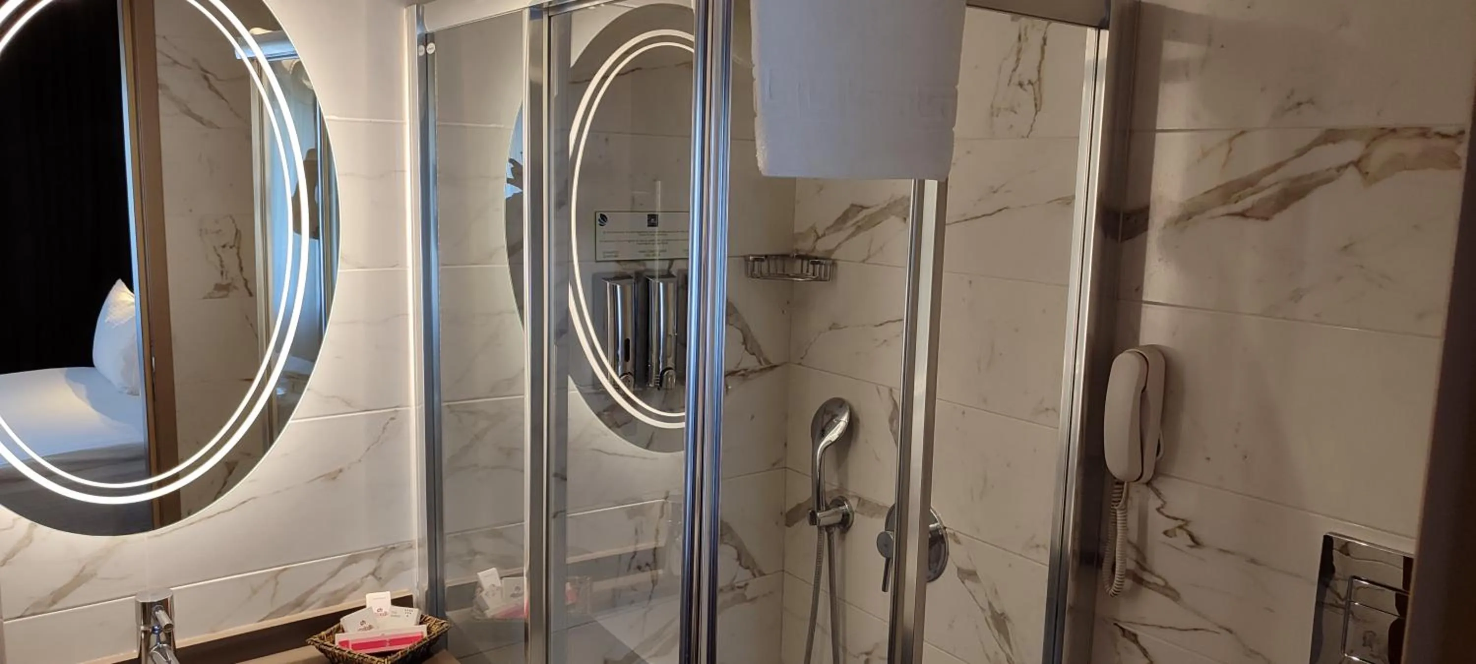 Shower in Cihangir Hotel Bosphorus