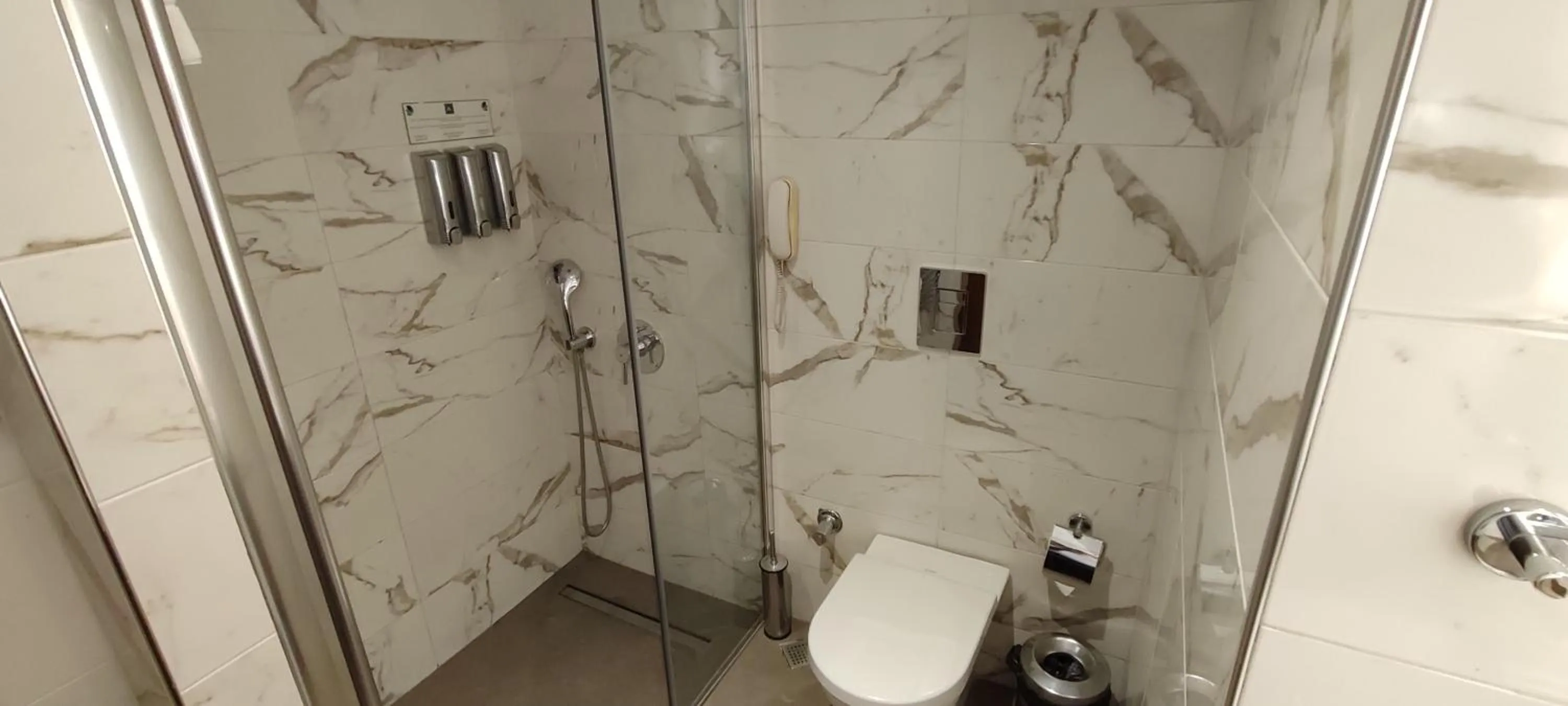 Shower in Cihangir Hotel Bosphorus