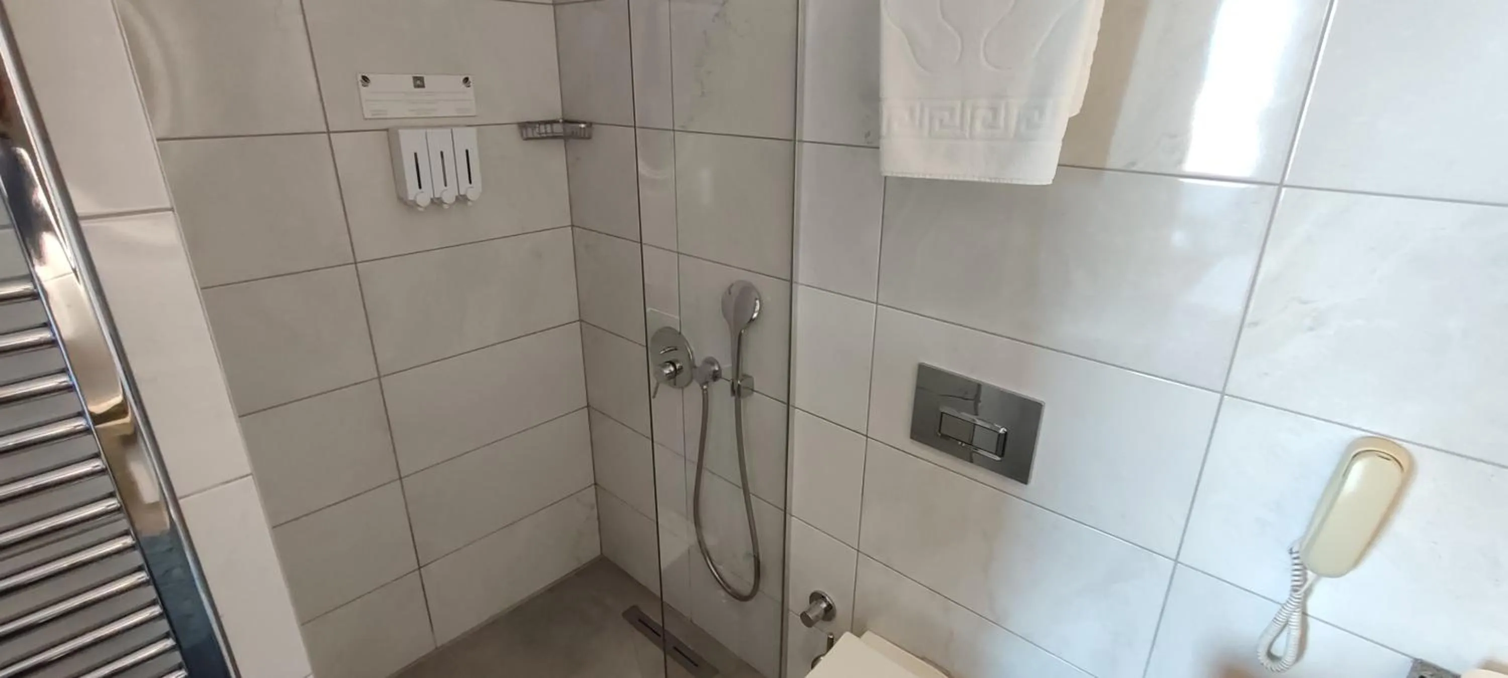 Shower in Cihangir Hotel Bosphorus