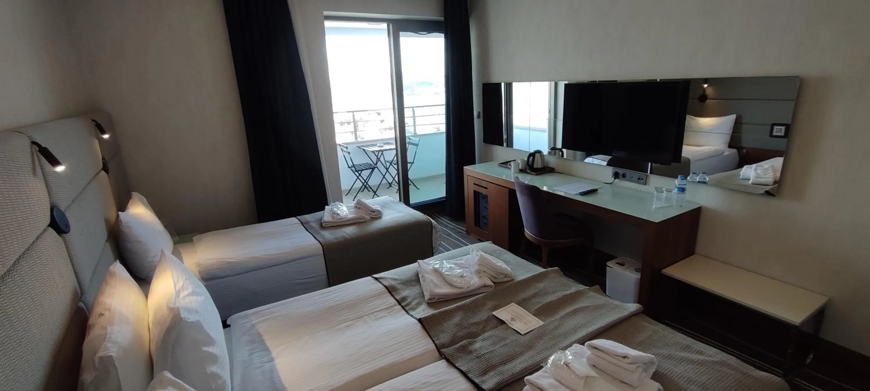 Shower, Bed in Cihangir Hotel Bosphorus