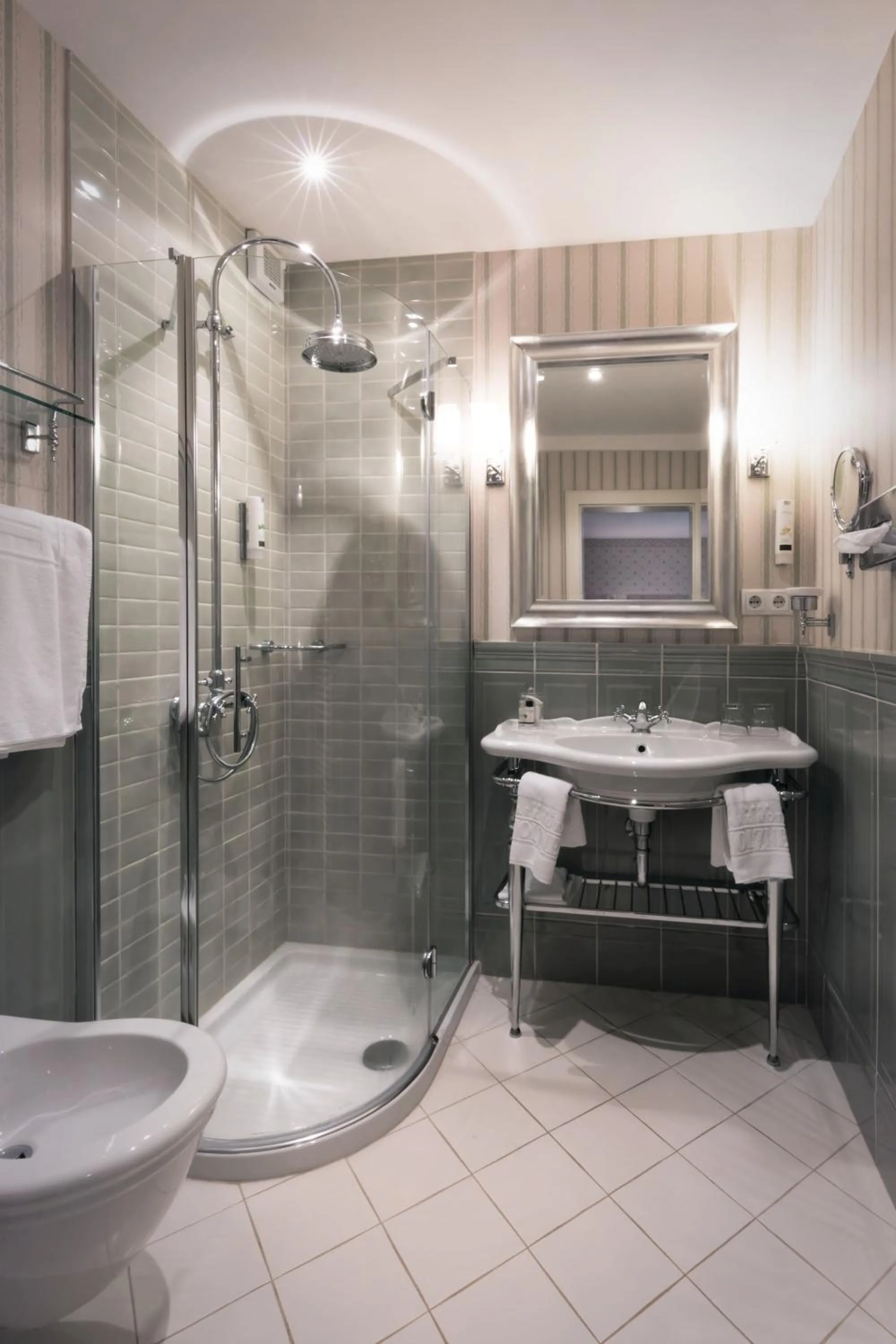 Shower in Parkhotel Holzner