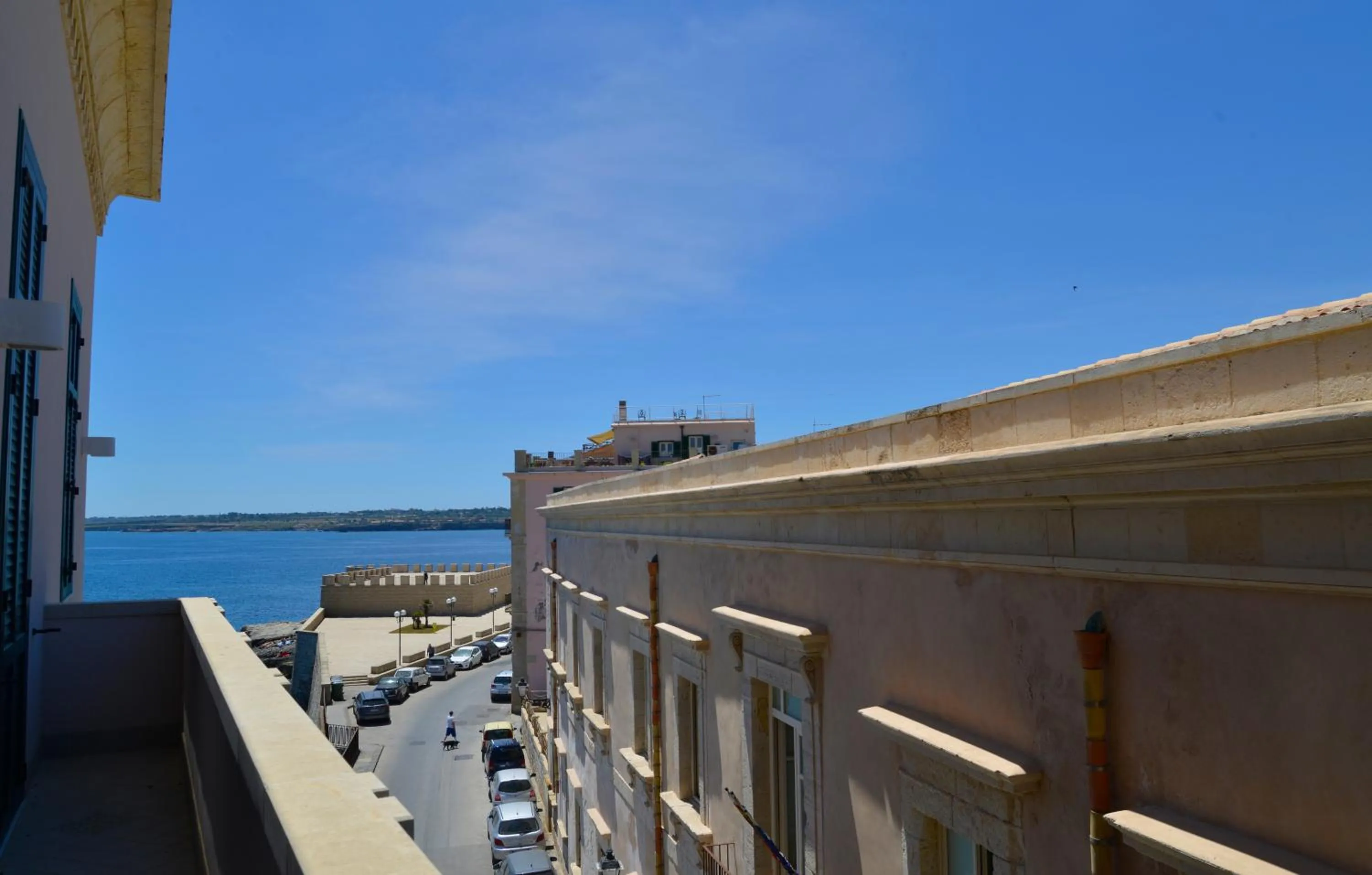 Balcony/Terrace in Livingston Hotel