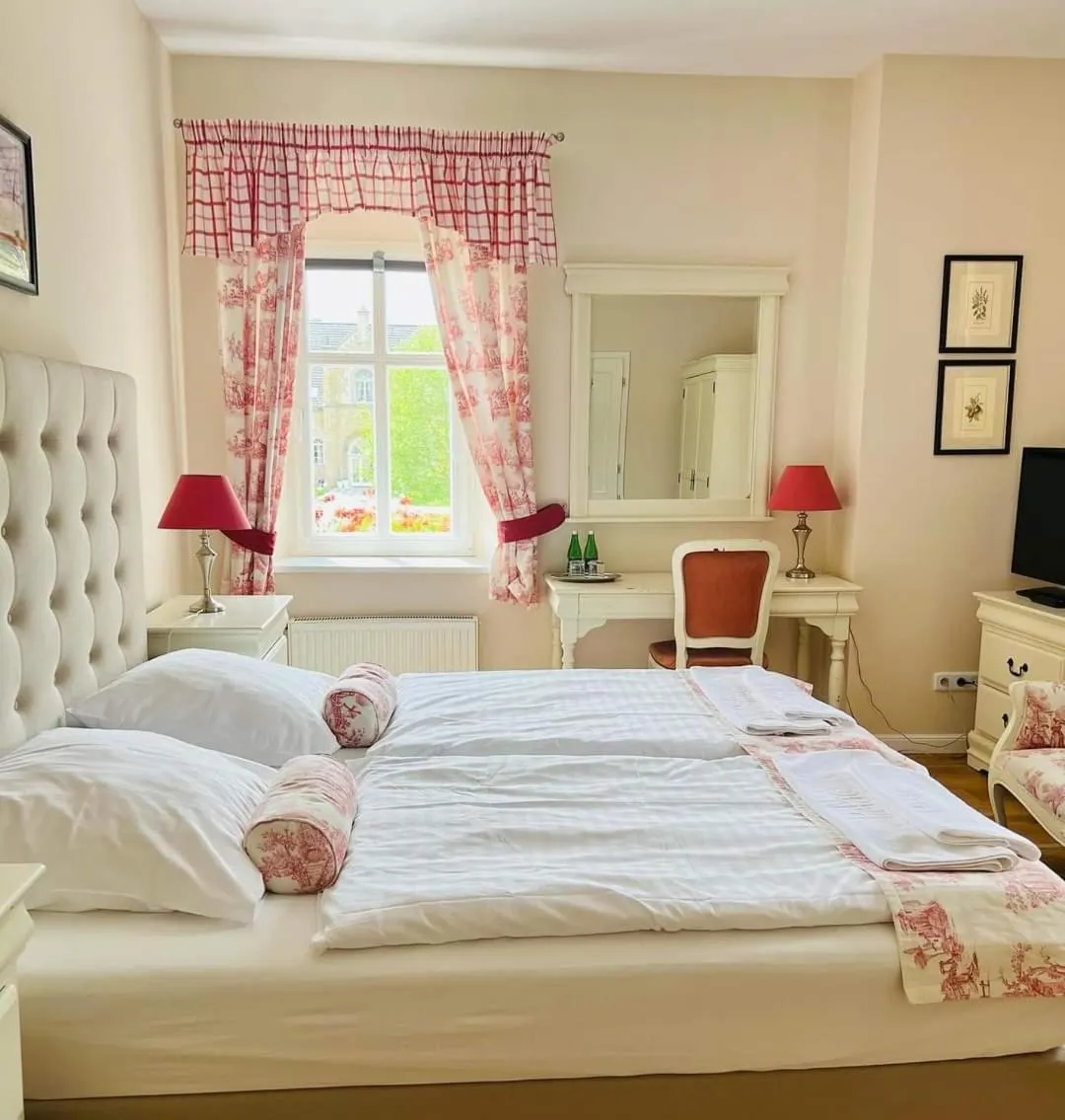 Bed in Pałac Brunów - Wellness & SPA