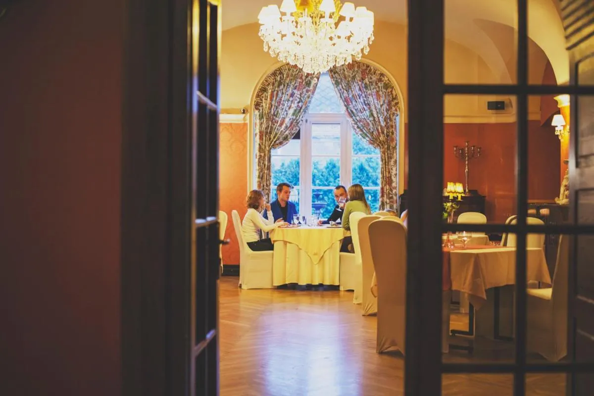 Restaurant/places to eat in Pałac Brunów - Wellness & SPA