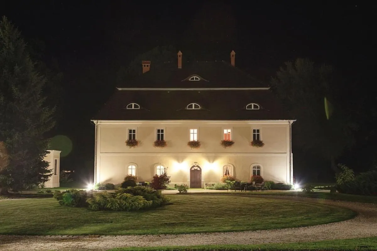 Property building in Pałac Brunów - Wellness & SPA