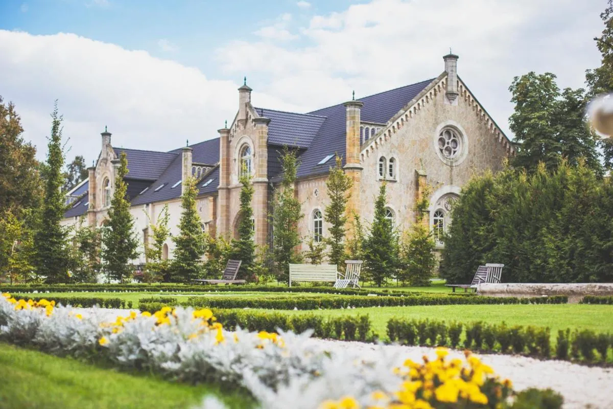 Property building in Pałac Brunów - Wellness & SPA