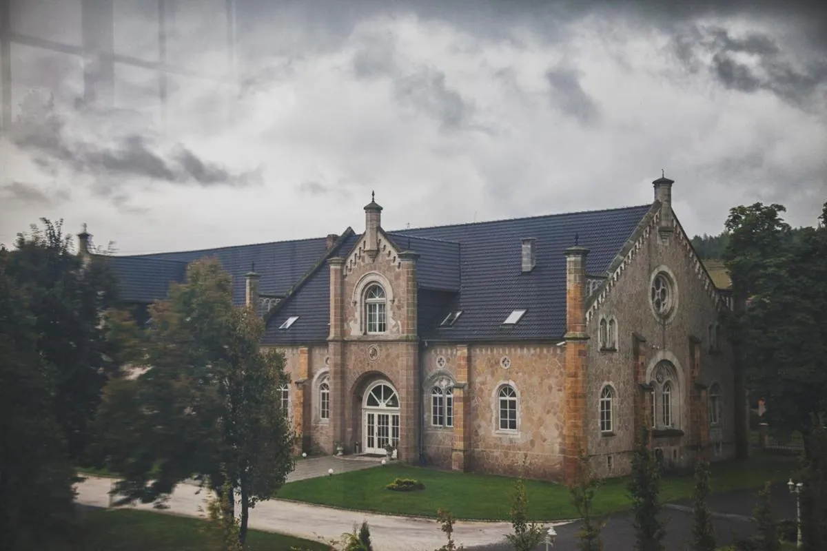 Property building in Pałac Brunów - Wellness & SPA