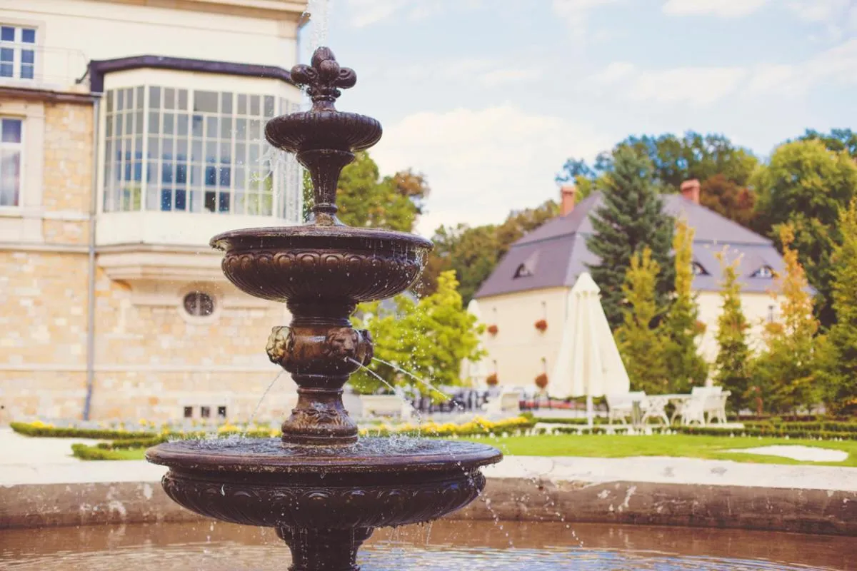 Property building in Pałac Brunów - Wellness & SPA