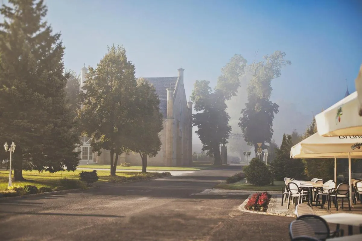 Property building in Pałac Brunów - Wellness & SPA