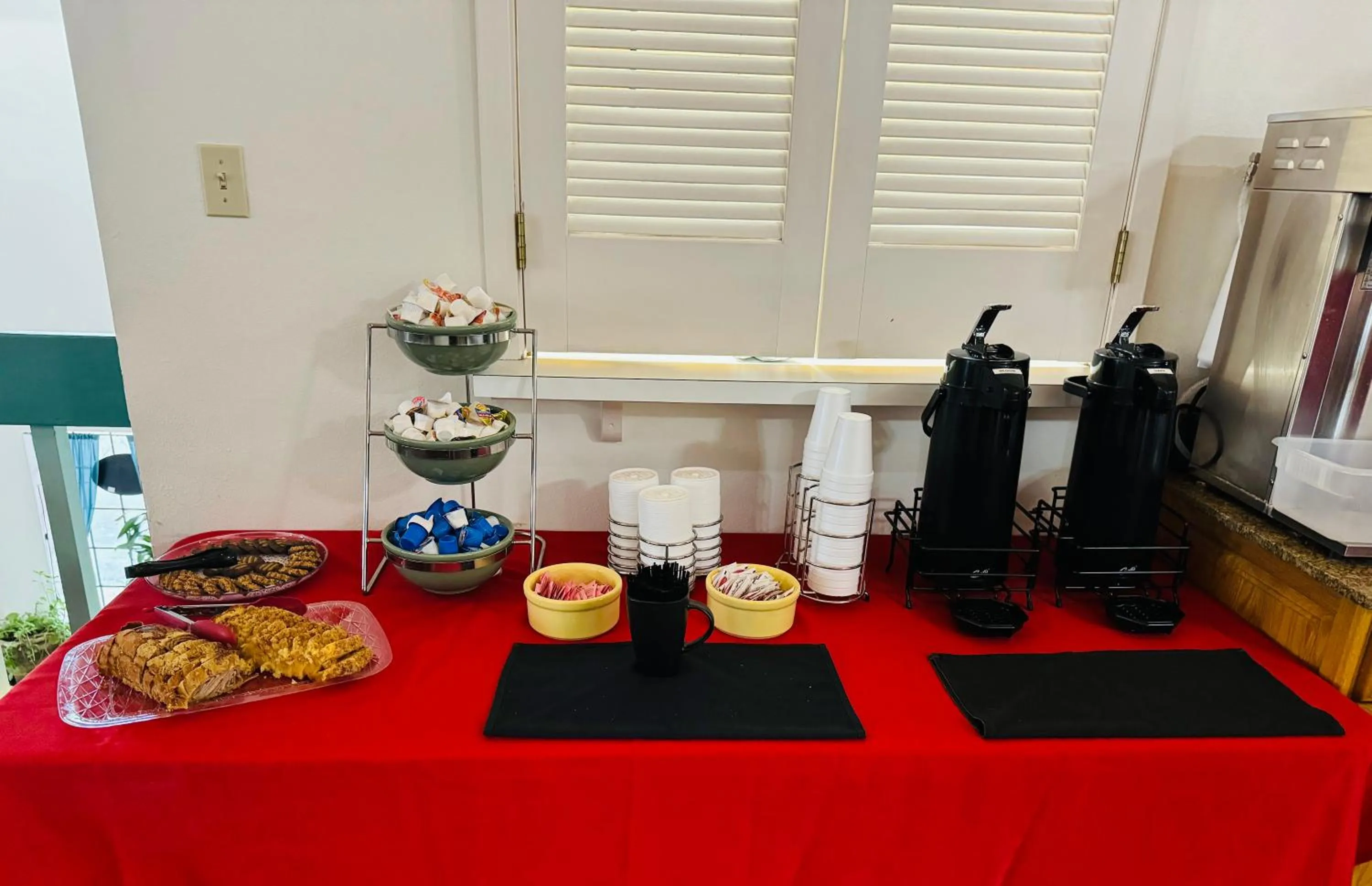 Windcrest Inn and Suites