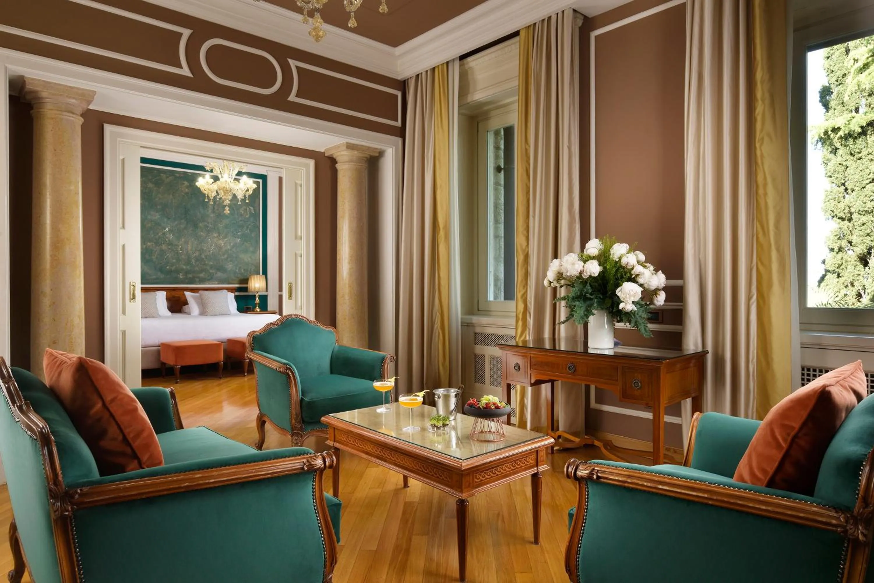 Living room, Bed in Villa Cortine Palace Relais Chateaux