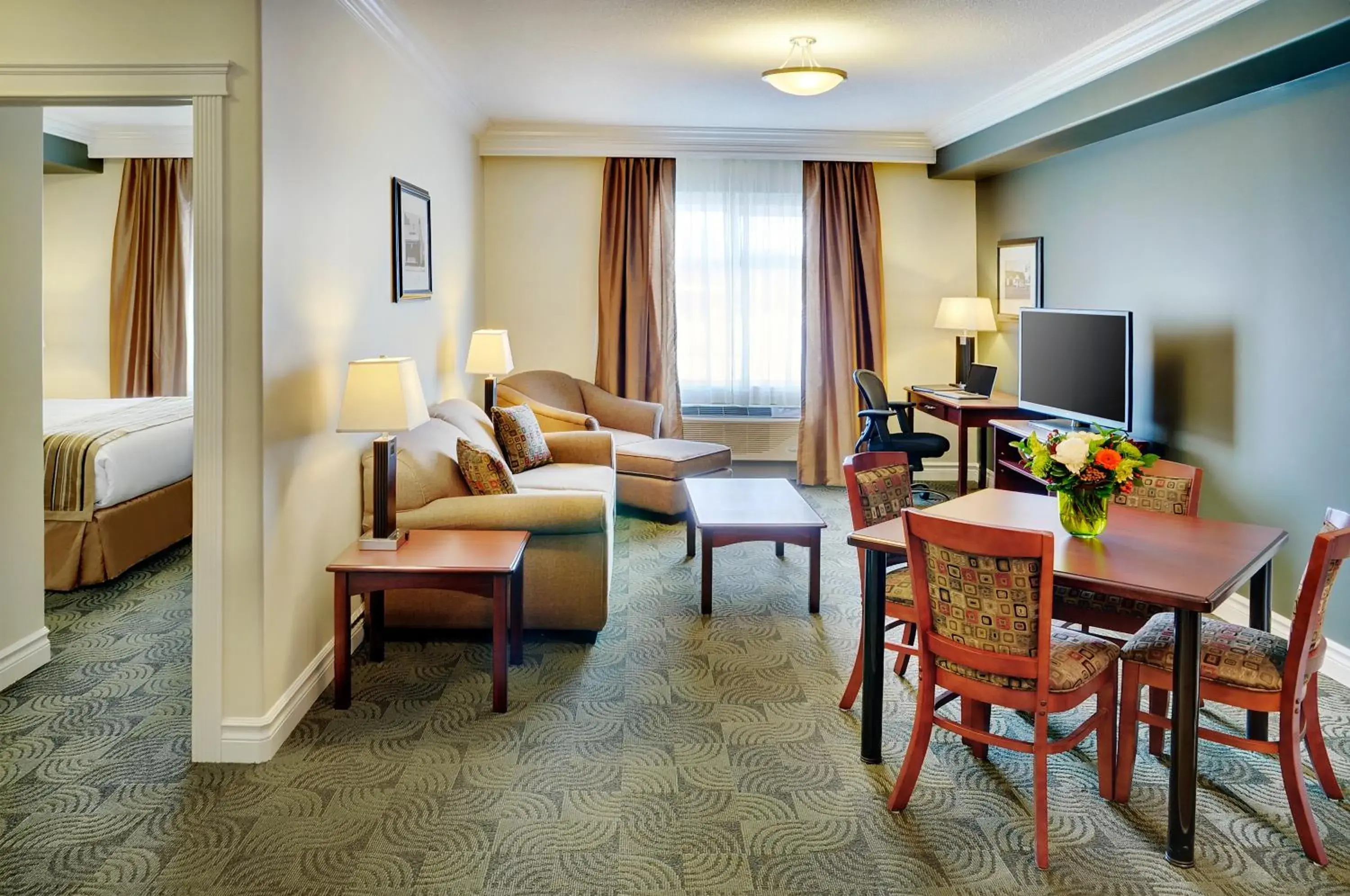 TV and multimedia, Bed in Kindersley Inn TV and multimedia, Bed in Kindersley Inn