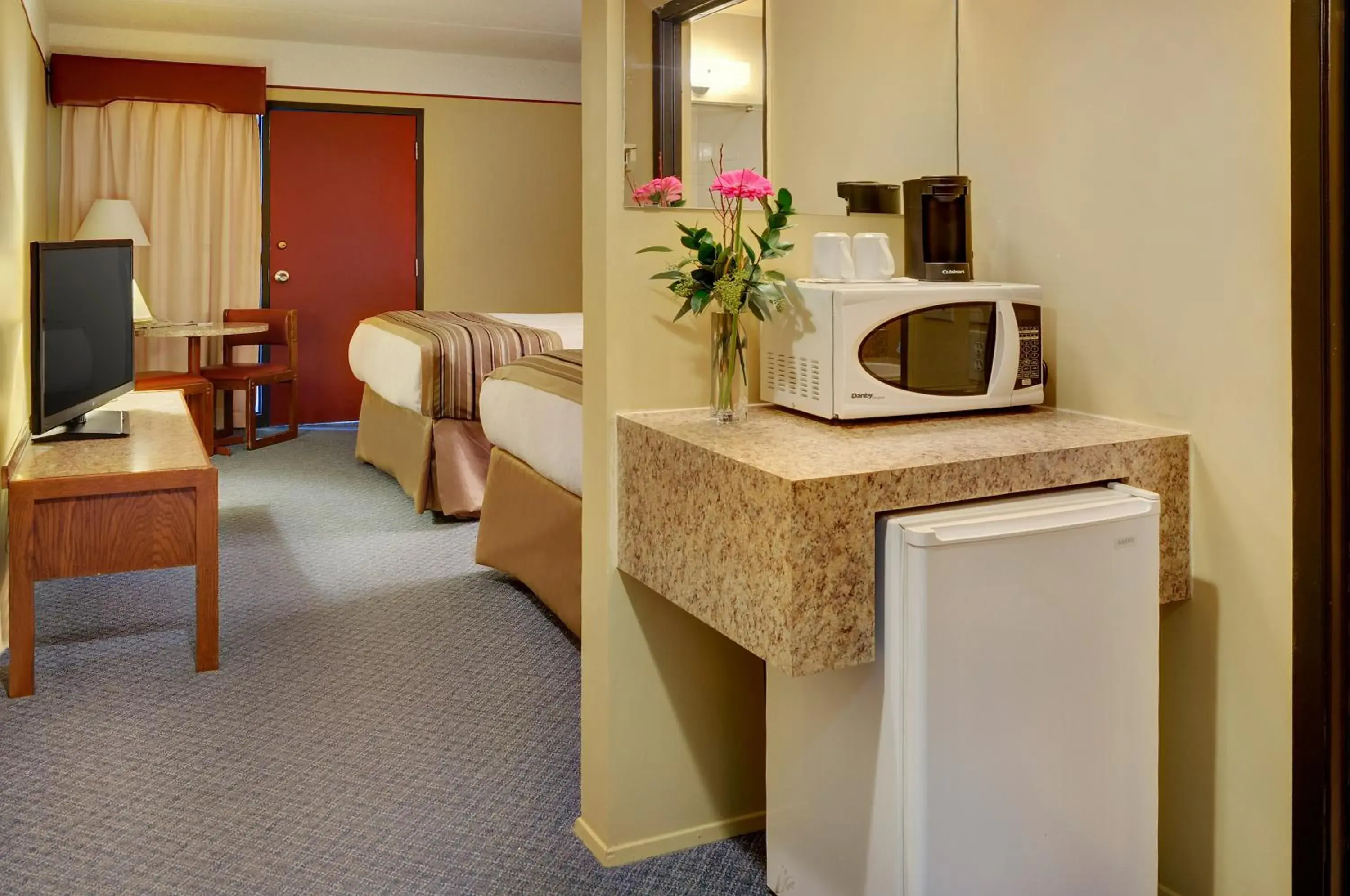 Superior Double Room in Kindersley Inn Superior Double Room in Kindersley Inn