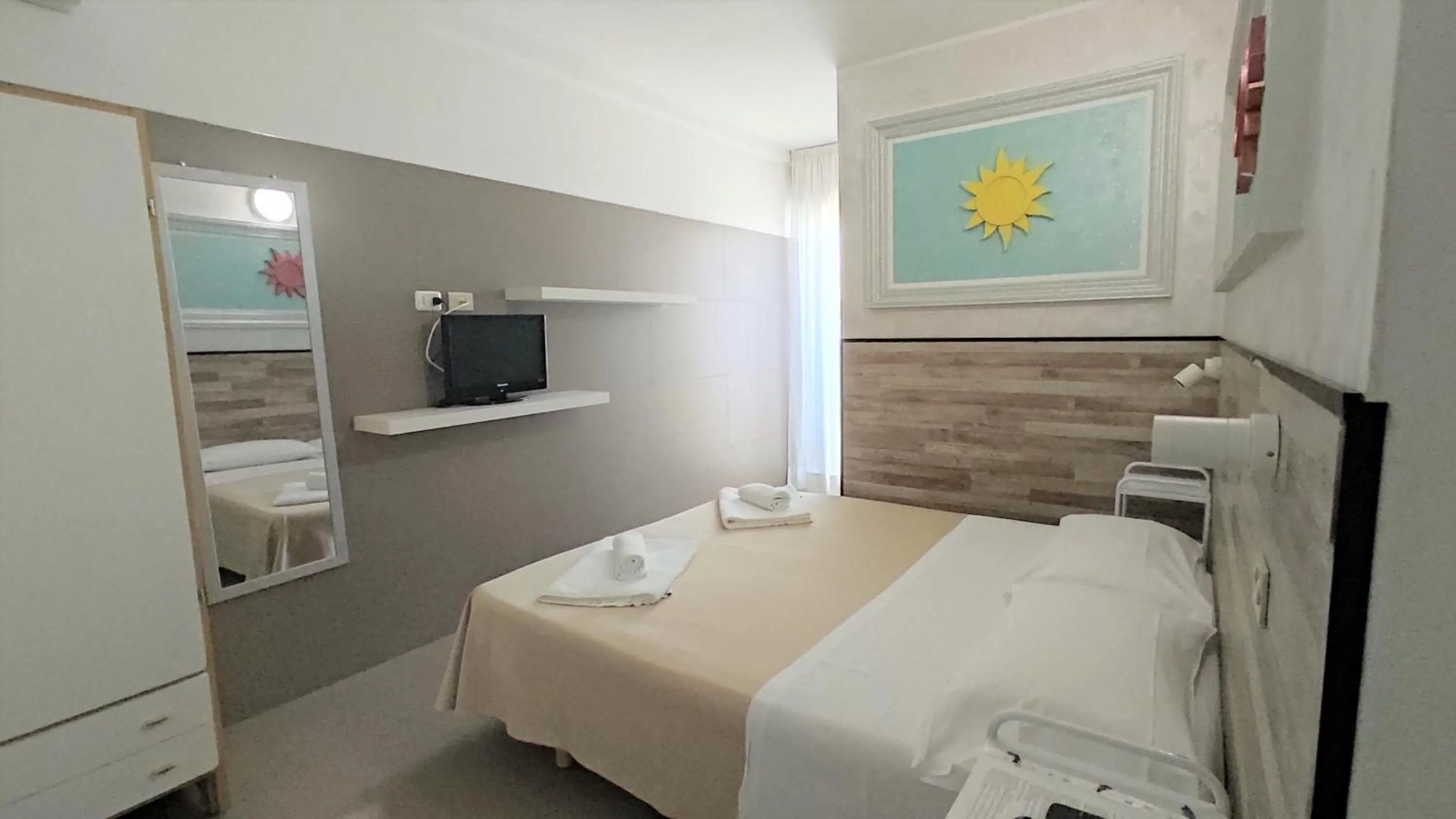 Bedroom, Bed in Hotel De Amicis