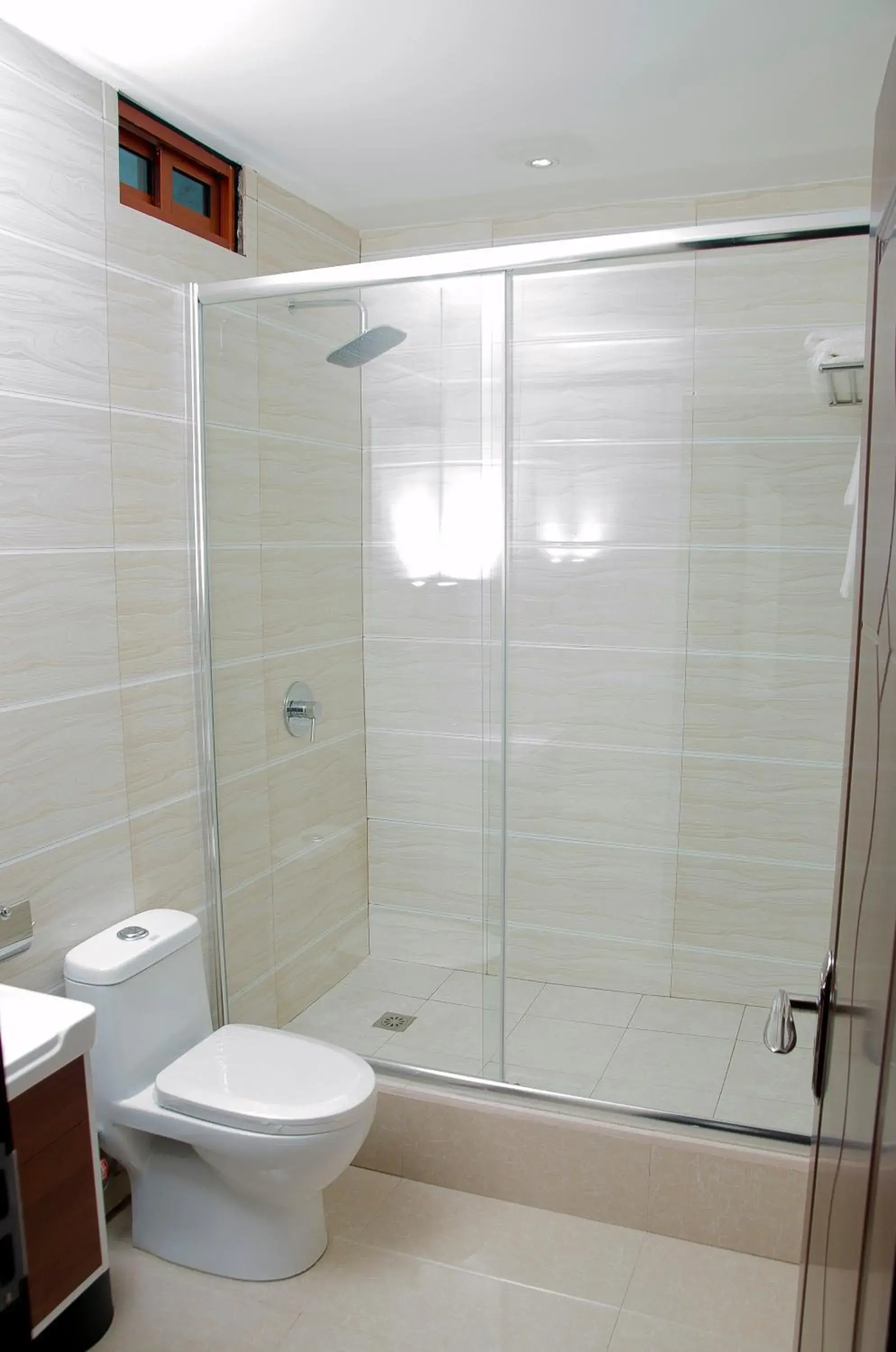 Single Room with Private Bathroom in Grand Diamond Hotel Trinidad Single Room with Private Bathroom in Grand Diamond Hotel Trinidad