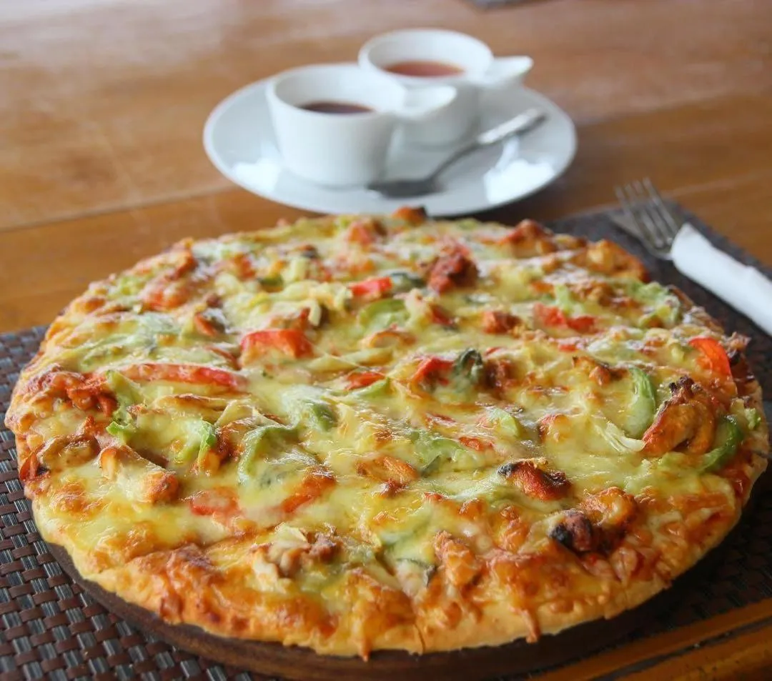 Restaurant/places to eat in Parkside Nila Beach Resort