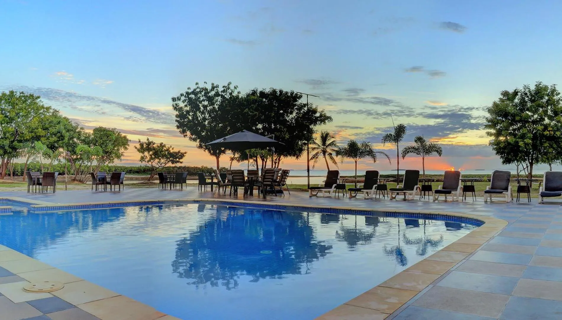 Parkside Nila Beach Resort