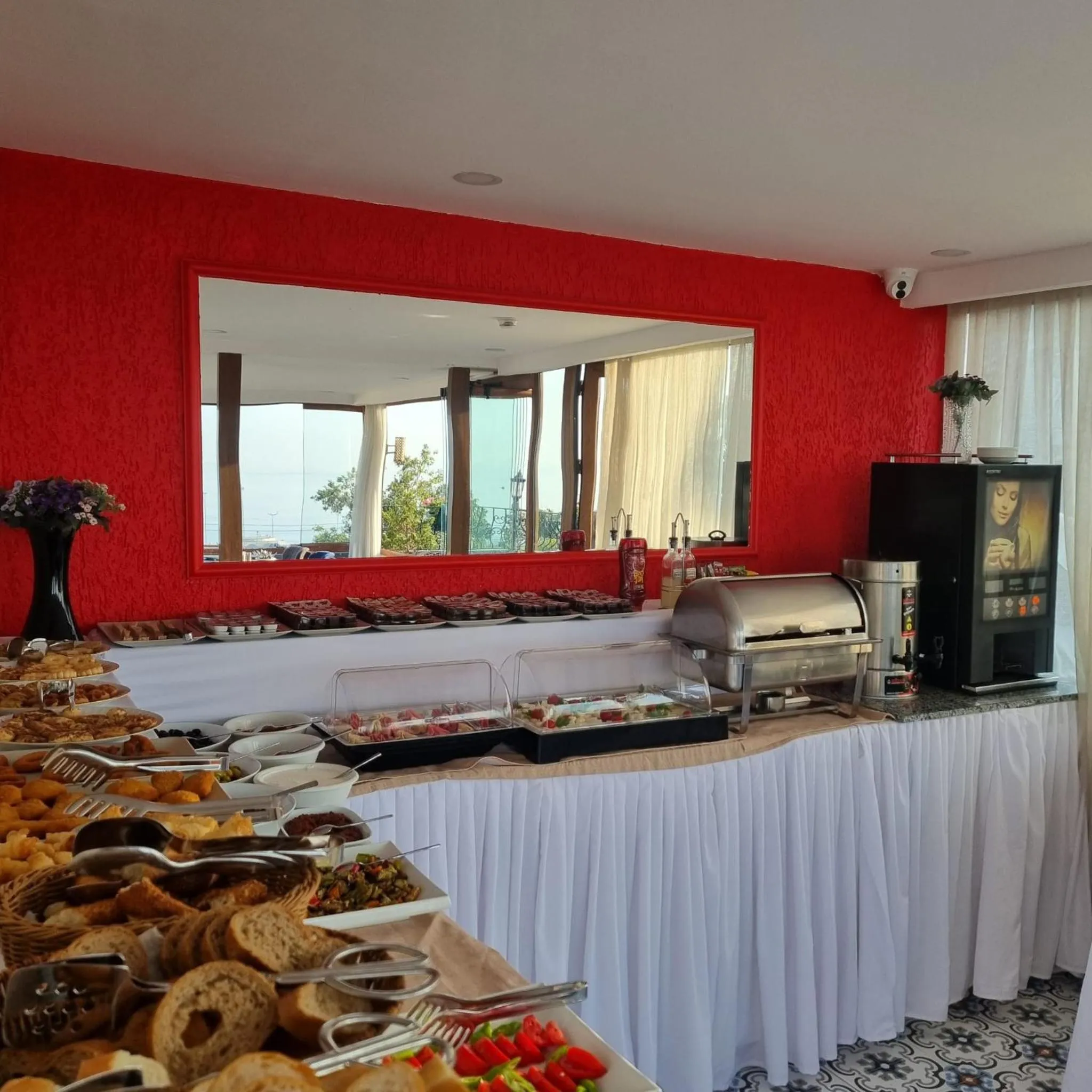 Breakfast in Harmony Hotel Istanbul & SPA