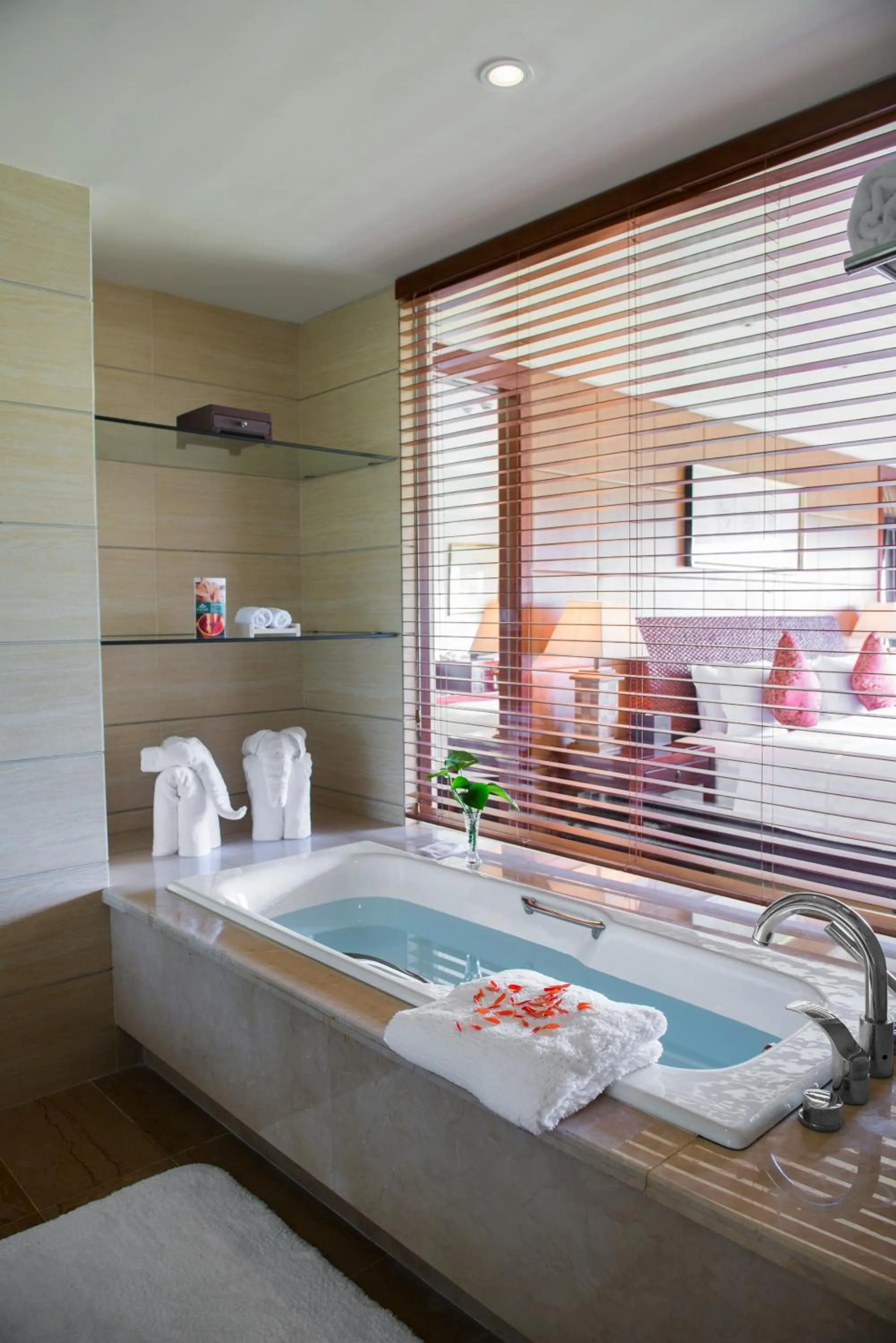 Toilet in Howard Johnson Conference Resort Chengdu