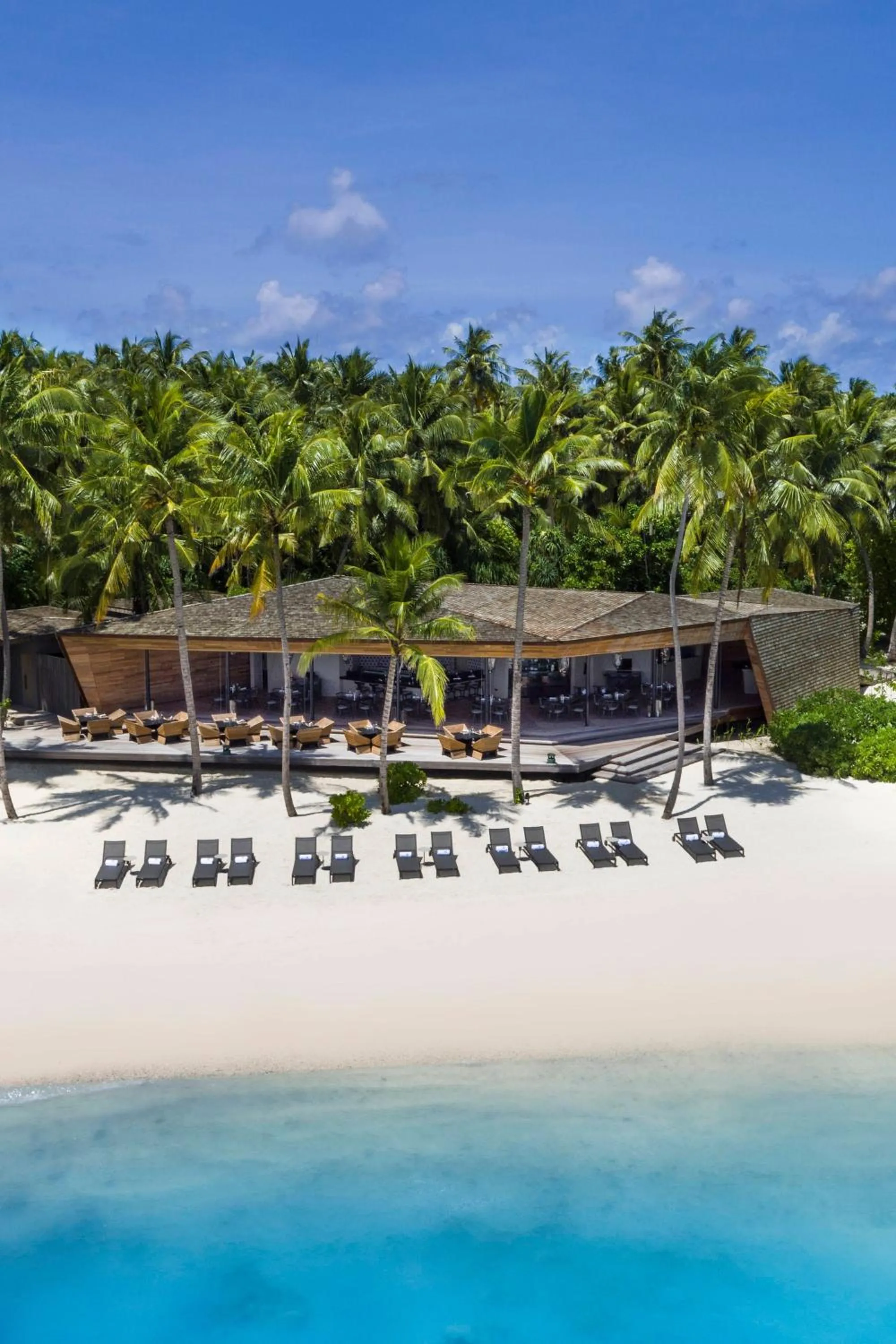 Restaurant/places to eat in The St. Regis Maldives Vommuli Resort