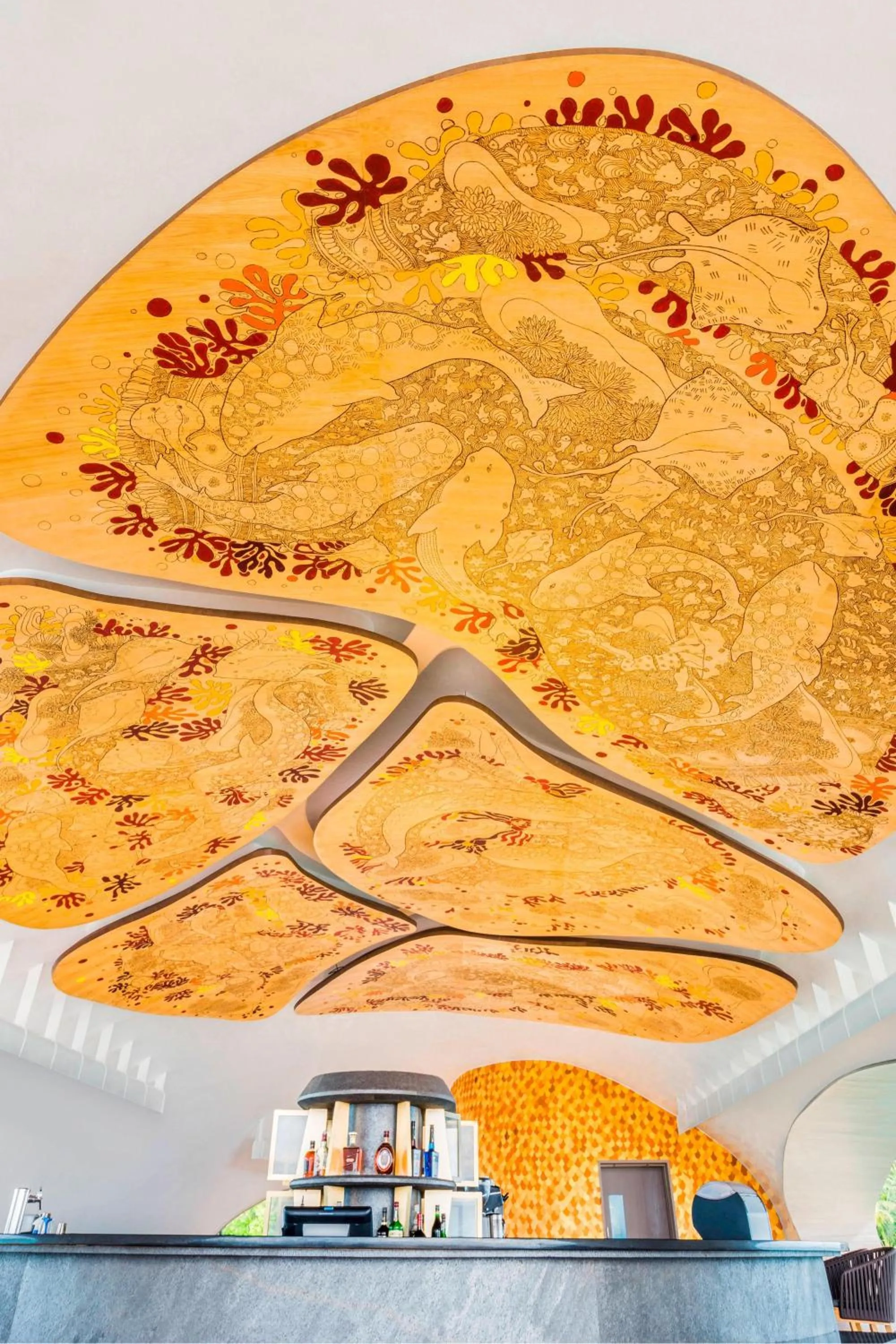 Lounge or bar in The St. Regis Maldives Vommuli Resort