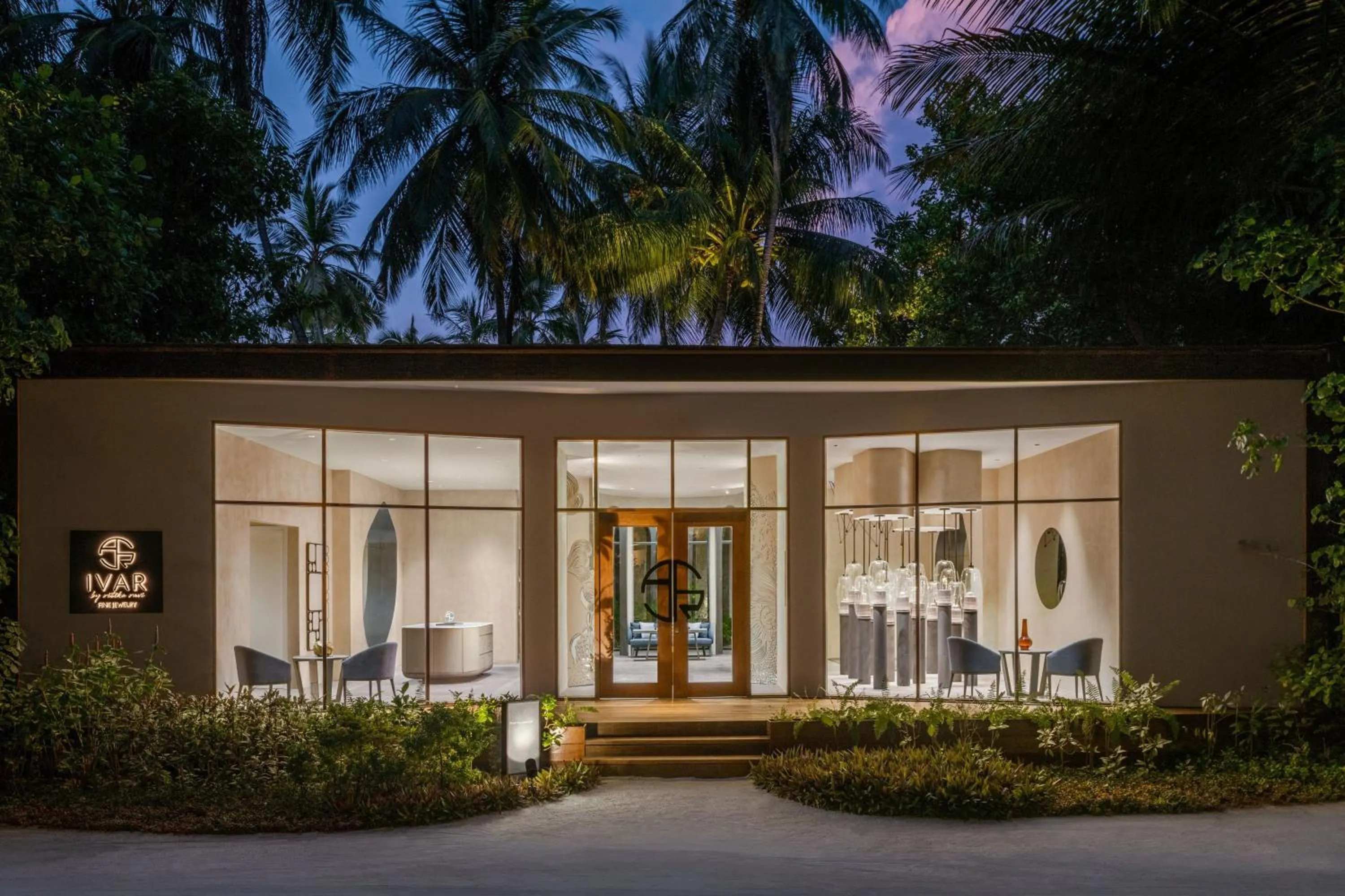 Property building in The St. Regis Maldives Vommuli Resort