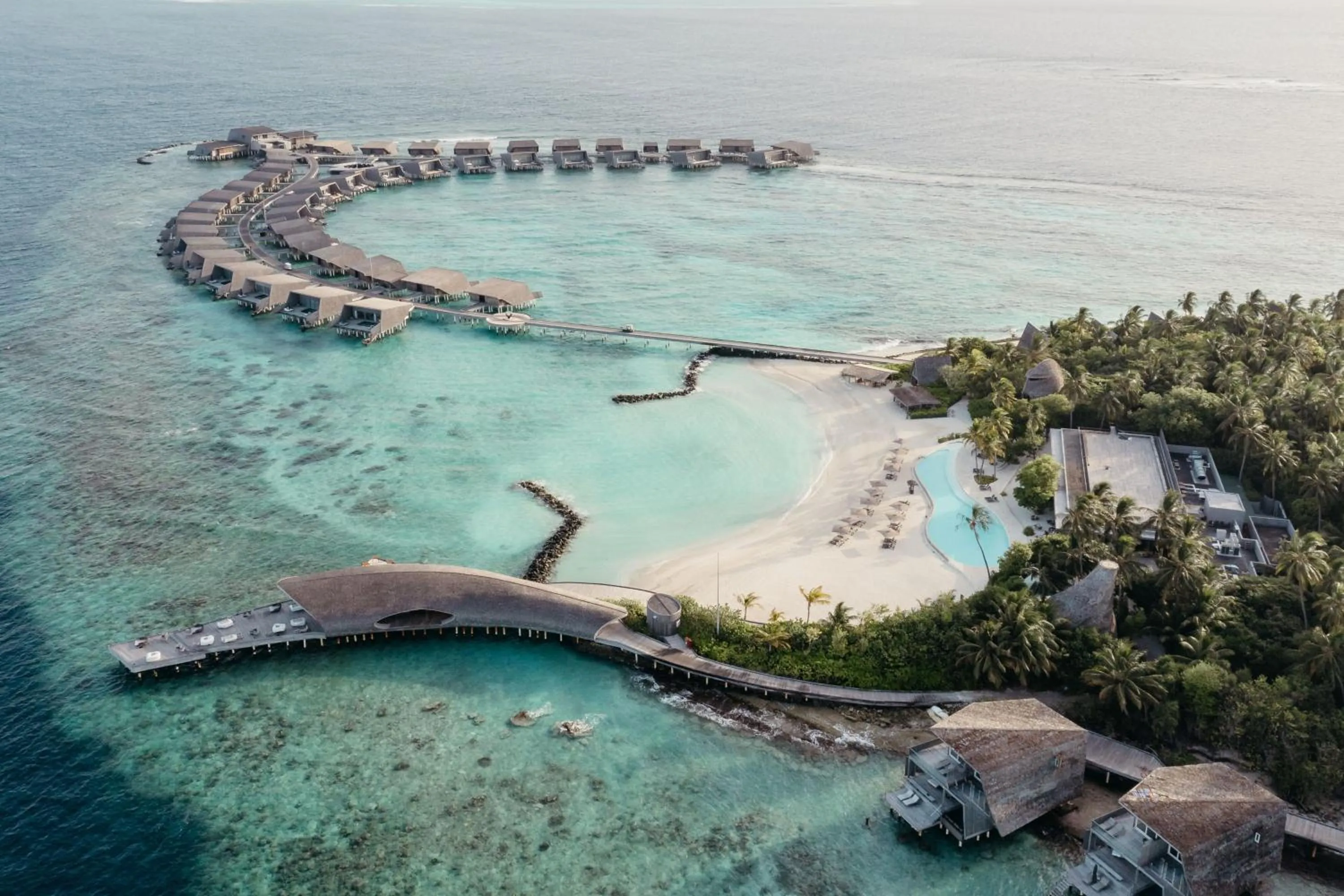 Lounge or bar in The St. Regis Maldives Vommuli Resort