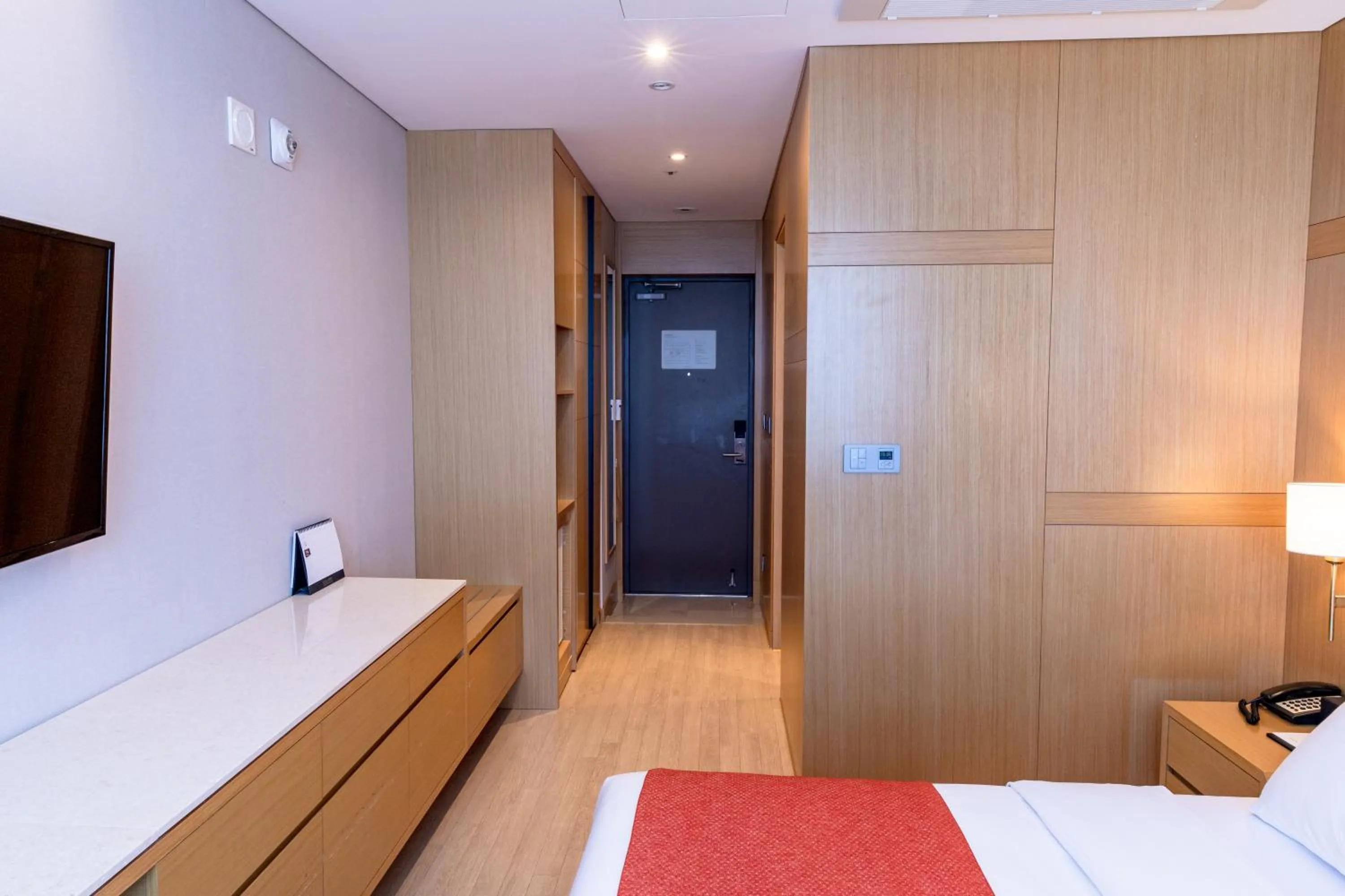 Bed in Gwangyang Lacky Hotel