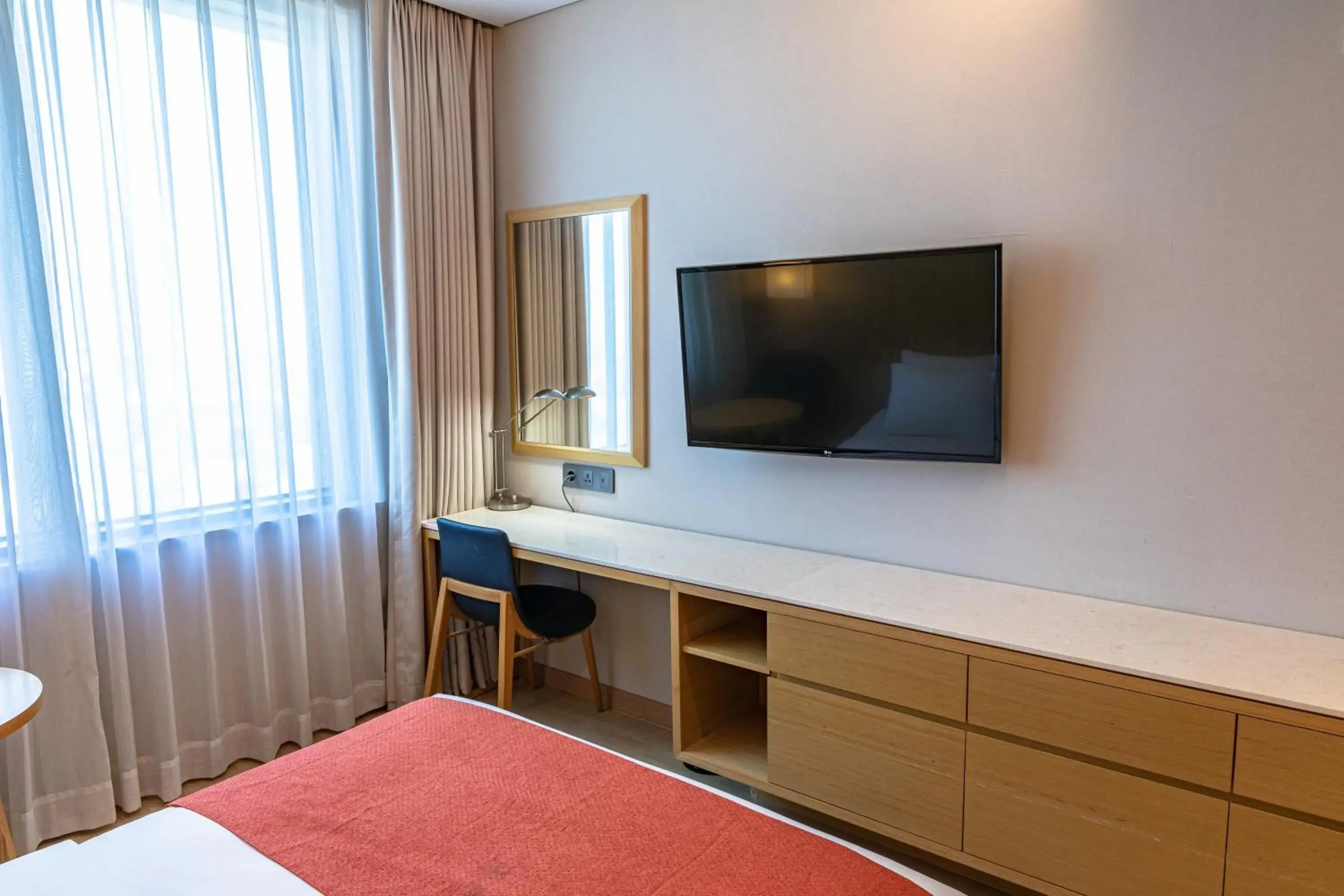 TV and multimedia, Bed in Gwangyang Lacky Hotel TV and multimedia, Bed in Gwangyang Lacky Hotel