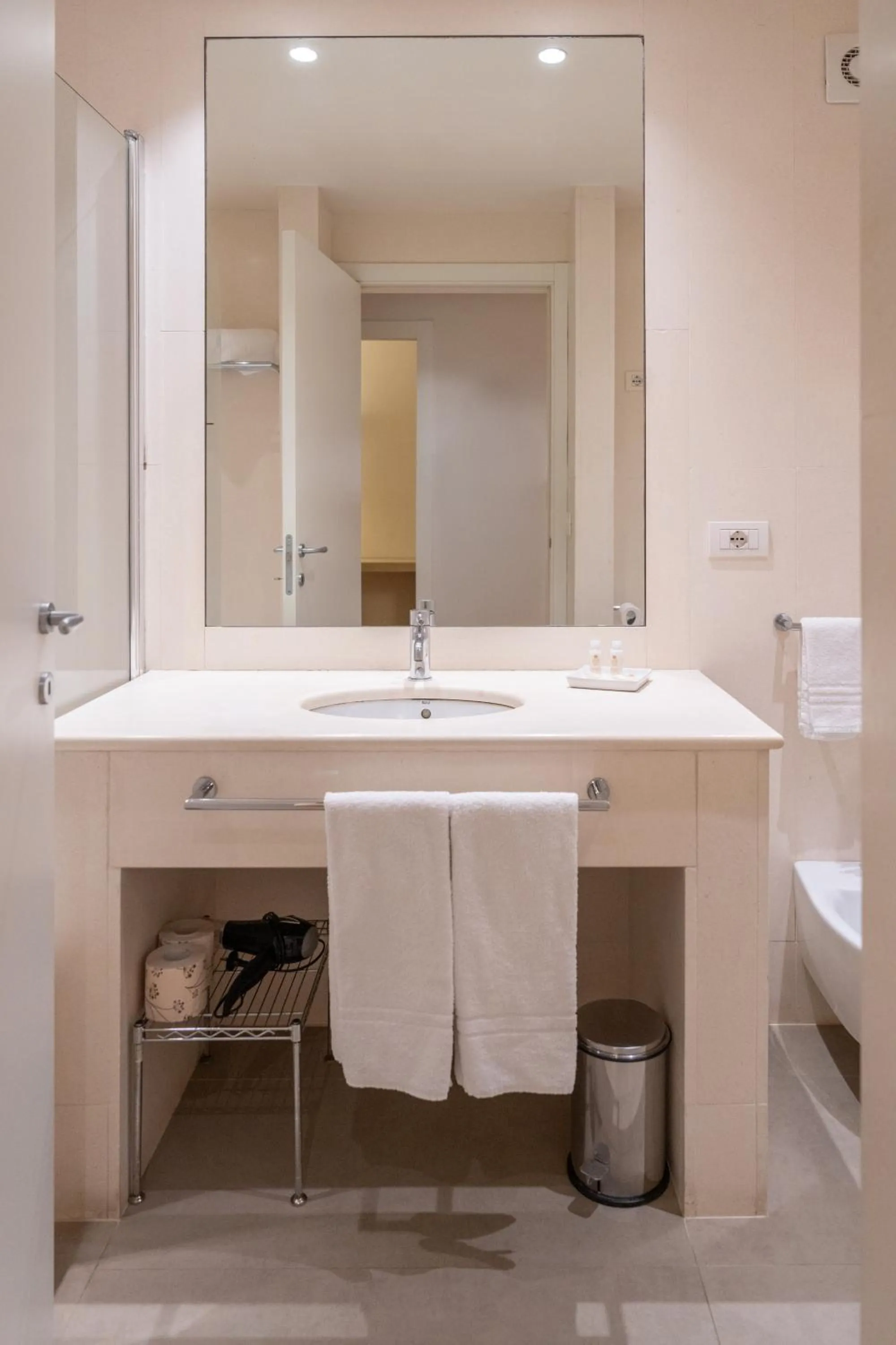 Bathroom in Home 15 Residence Hotel