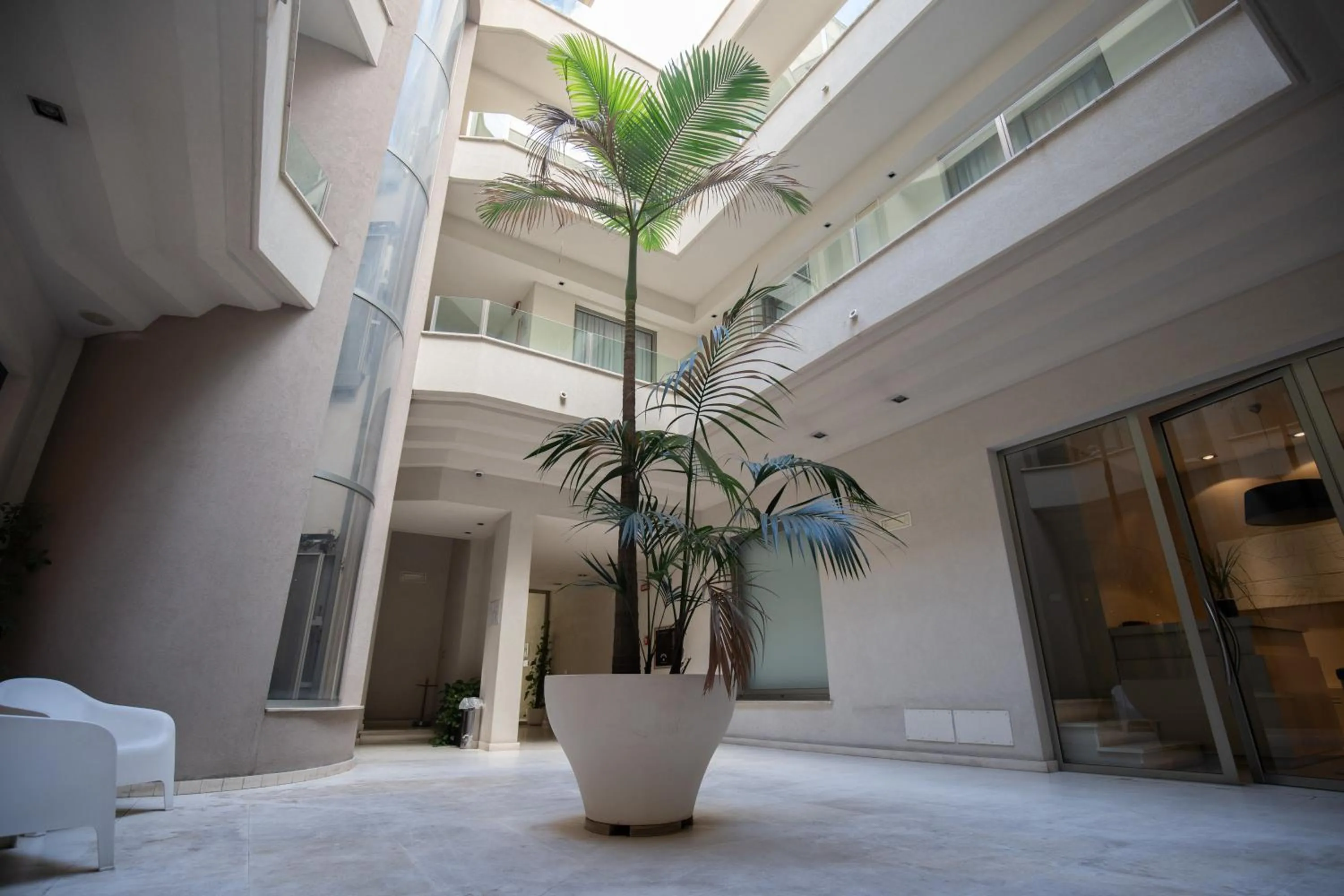 Patio in Home 15 Residence Hotel