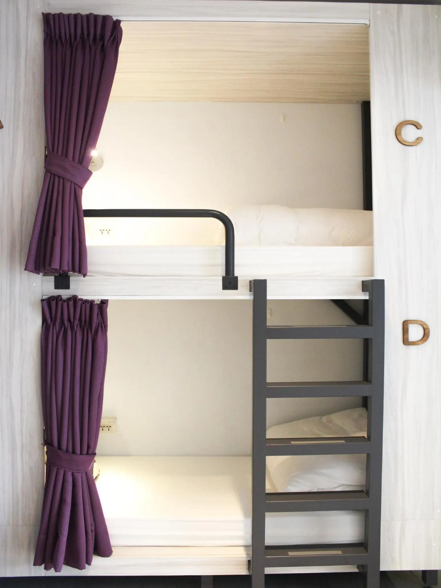 bunk bed, Bed in 4Plus Hostel