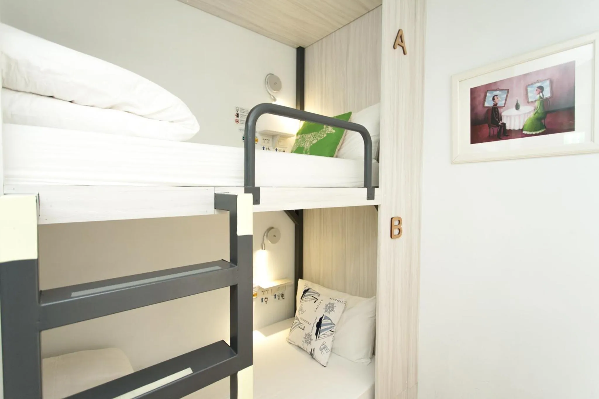 bunk bed, Bed in 4Plus Hostel