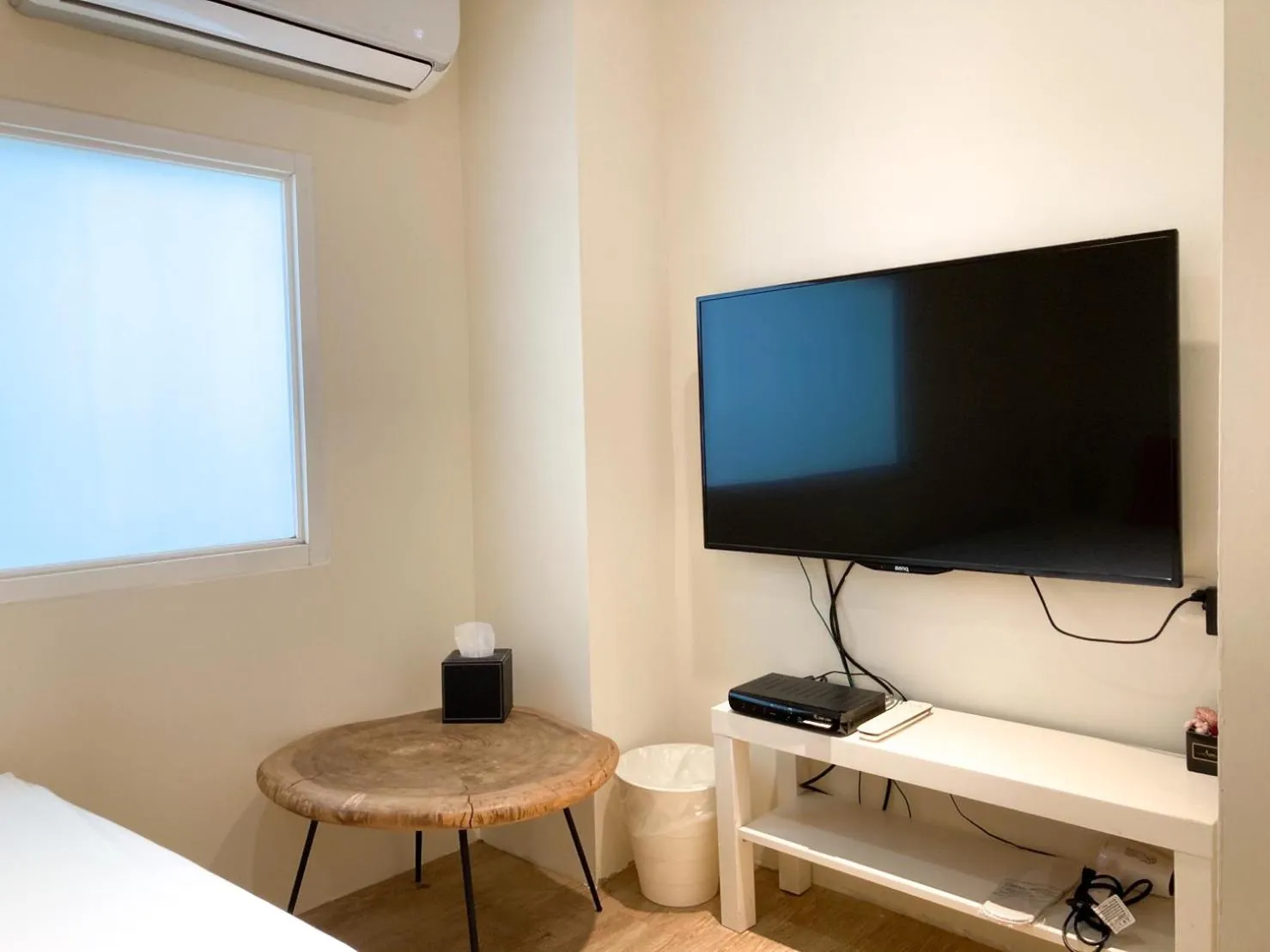 Photo of the whole room in 4Plus Hostel