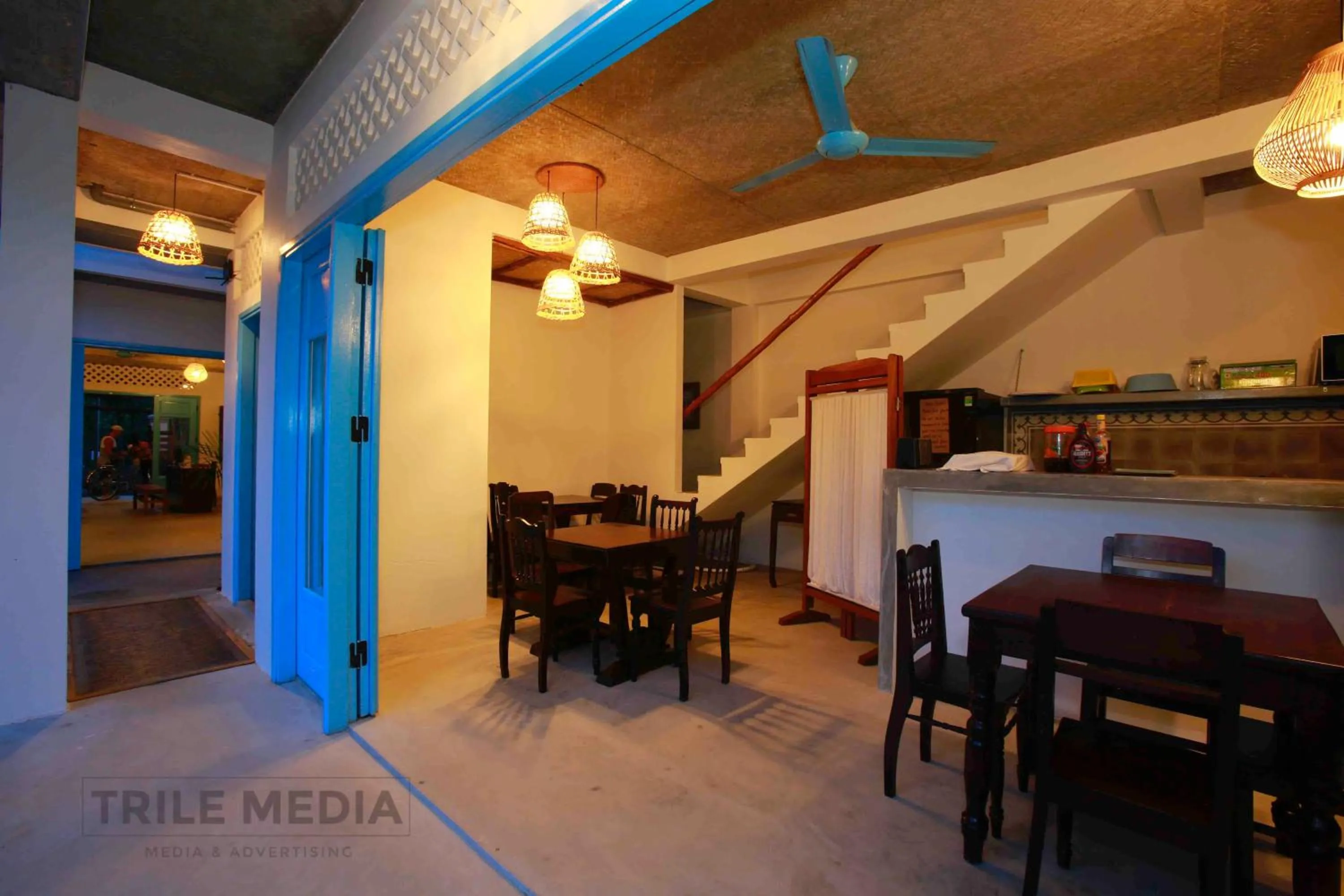 Restaurant/places to eat in Life Beach Villa